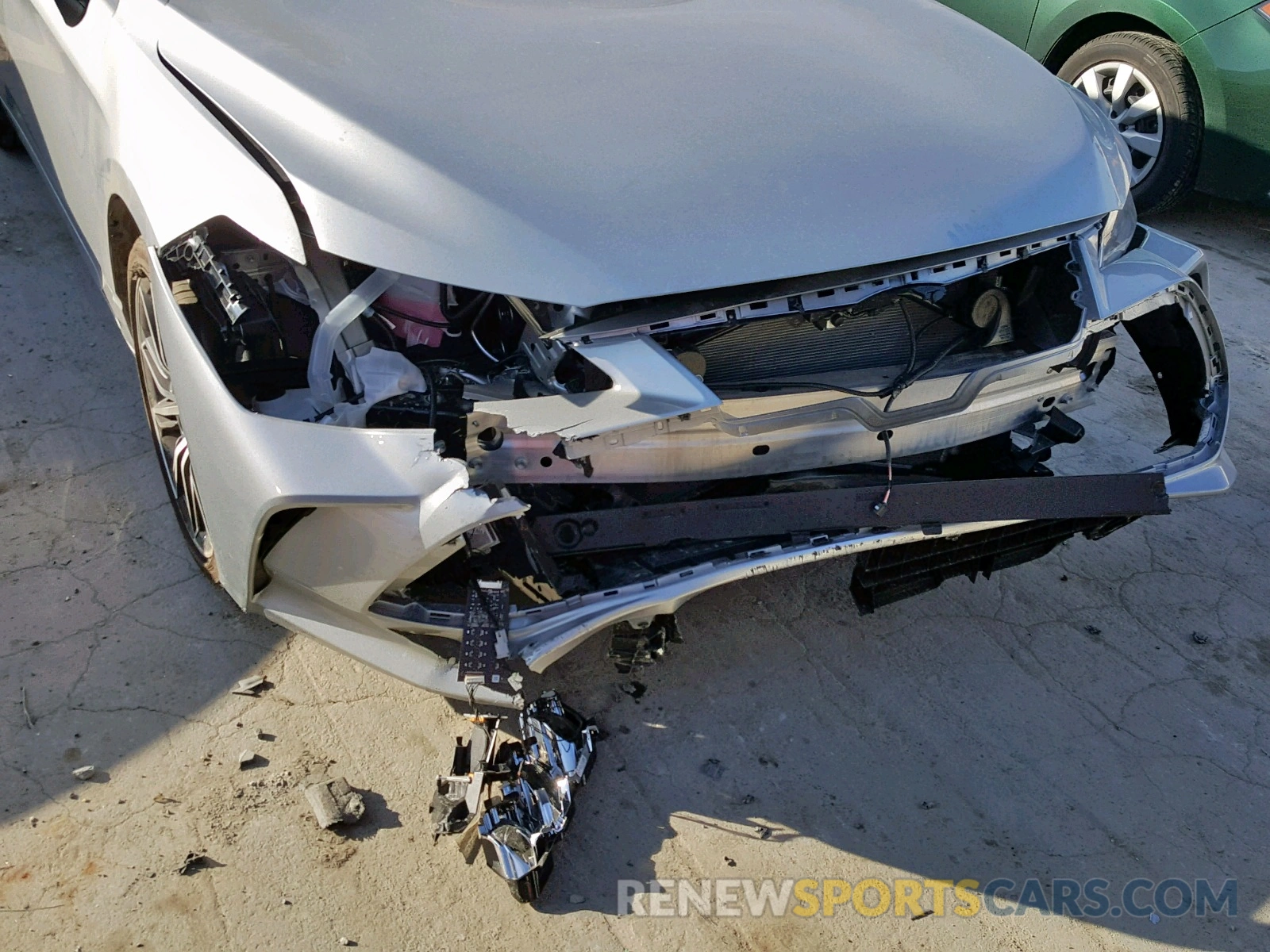 9 Photograph of a damaged car 4T1BZ1FB5KU006817 TOYOTA AVALON 2019