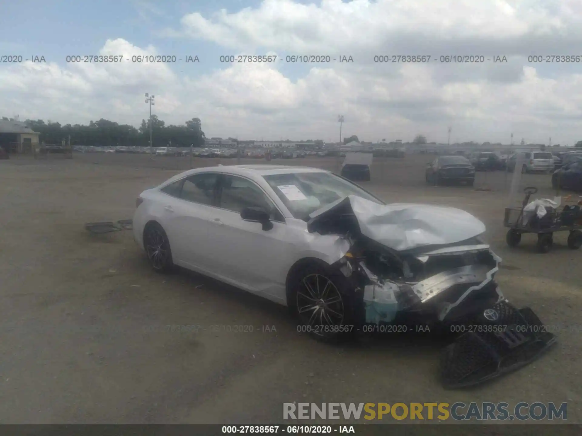 1 Photograph of a damaged car 4T1BZ1FB5KU007109 TOYOTA AVALON 2019