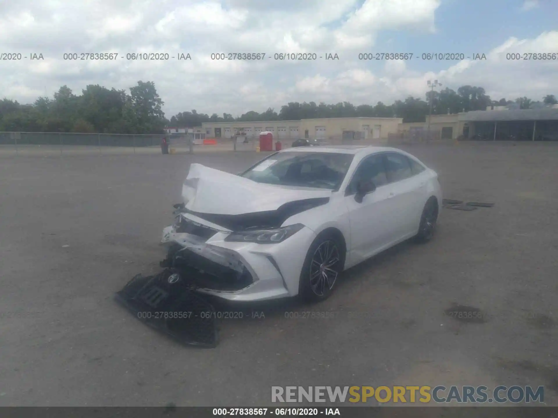 2 Photograph of a damaged car 4T1BZ1FB5KU007109 TOYOTA AVALON 2019