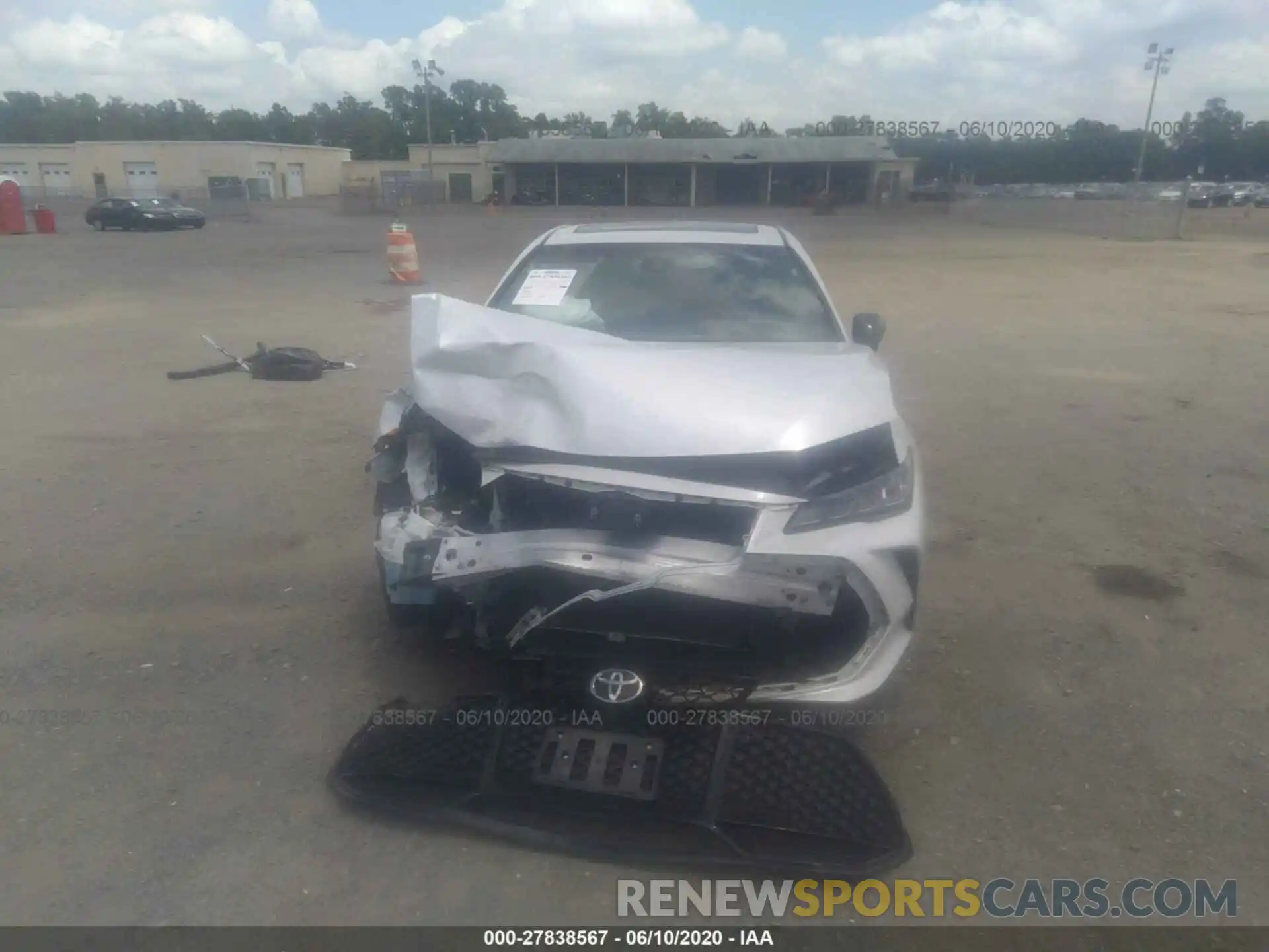 6 Photograph of a damaged car 4T1BZ1FB5KU007109 TOYOTA AVALON 2019