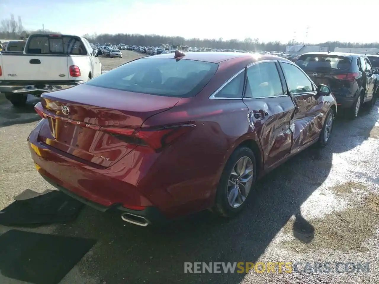 4 Photograph of a damaged car 4T1BZ1FB5KU008972 TOYOTA AVALON 2019