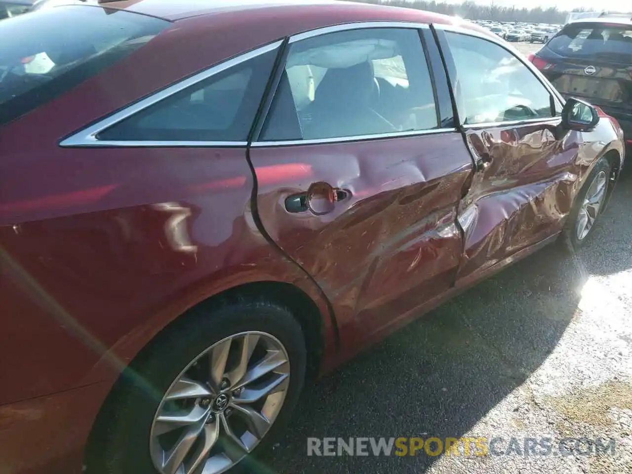 9 Photograph of a damaged car 4T1BZ1FB5KU008972 TOYOTA AVALON 2019