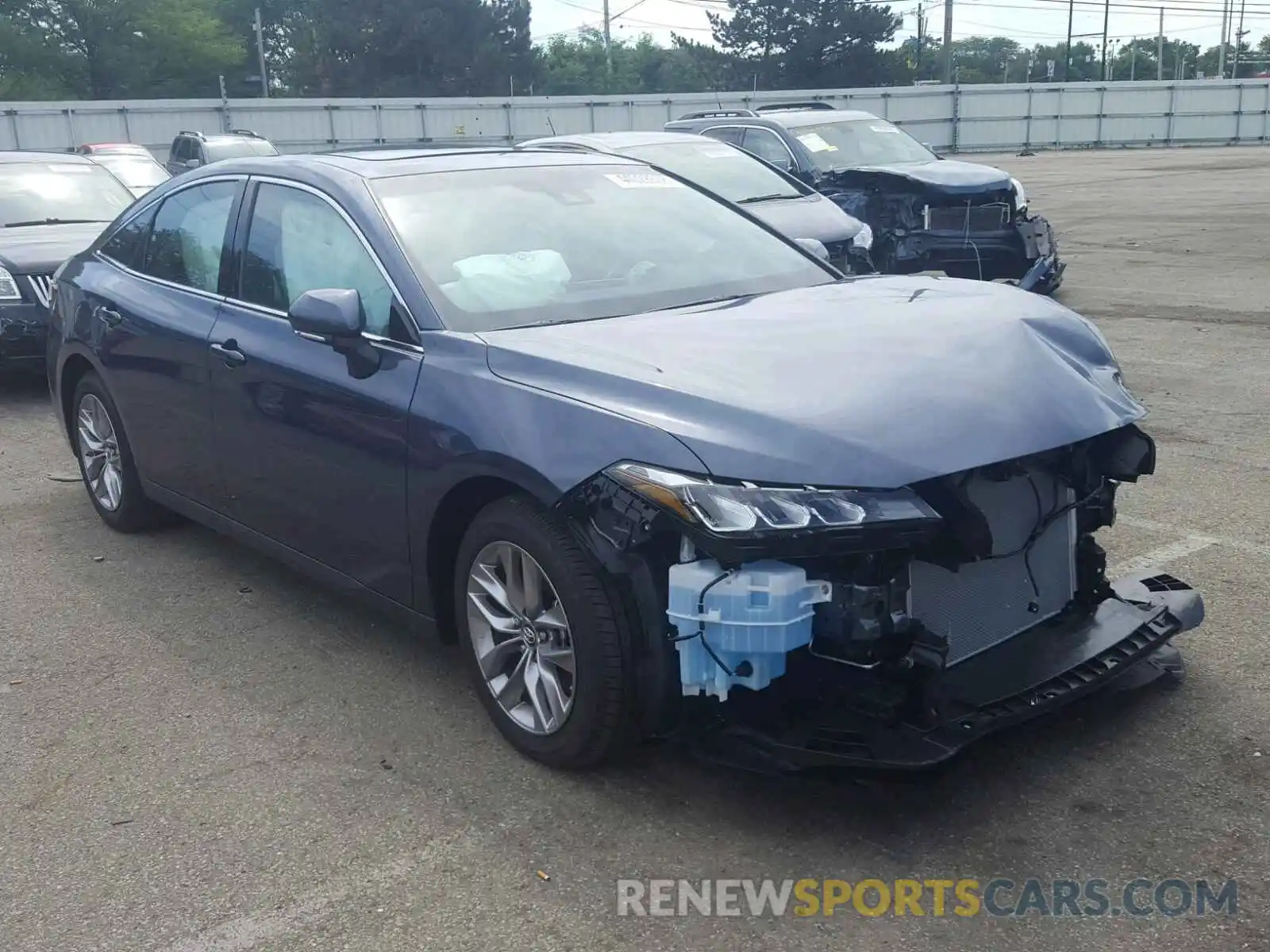 1 Photograph of a damaged car 4T1BZ1FB5KU009698 TOYOTA AVALON 2019