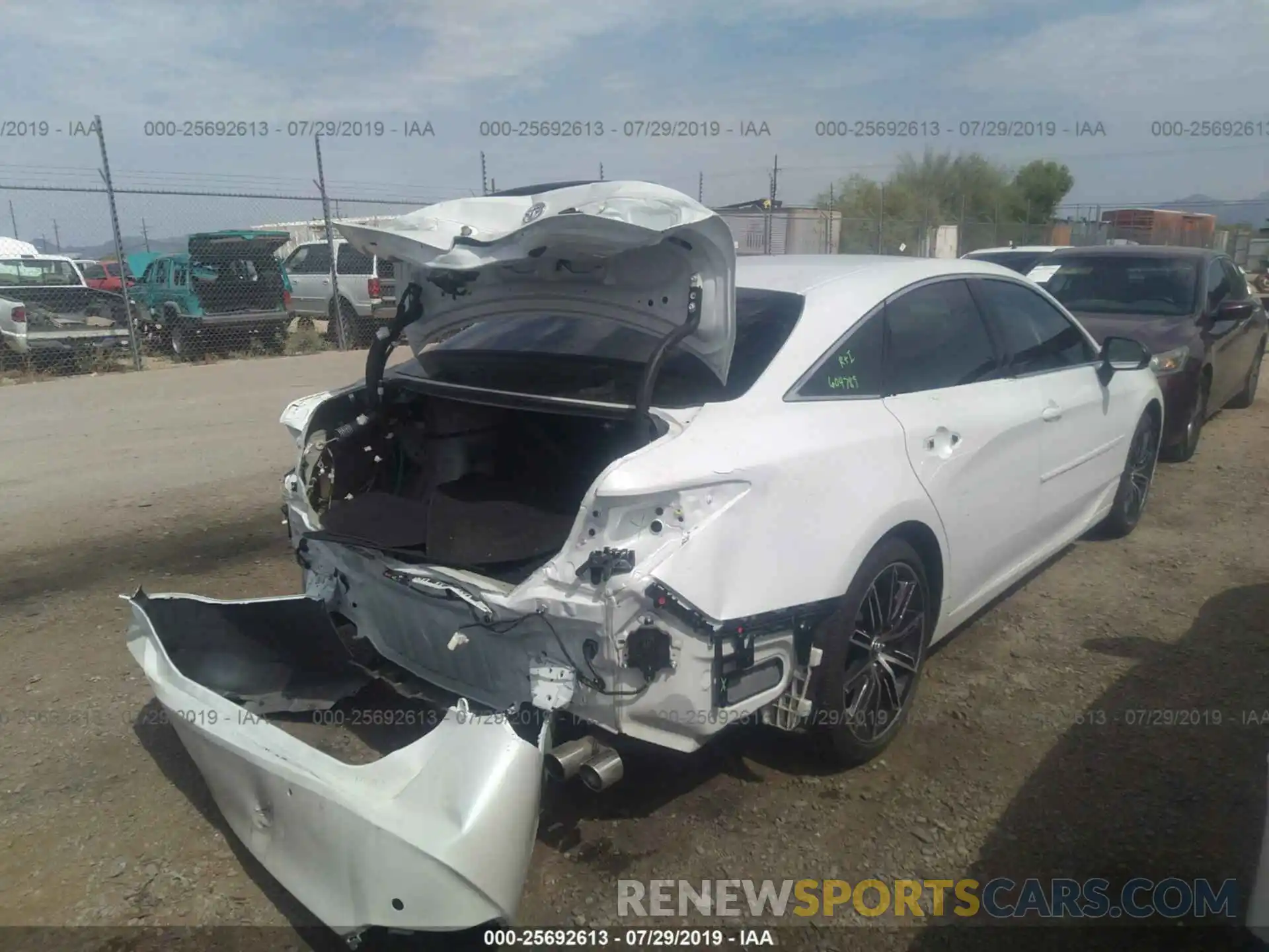 4 Photograph of a damaged car 4T1BZ1FB5KU009796 TOYOTA AVALON 2019