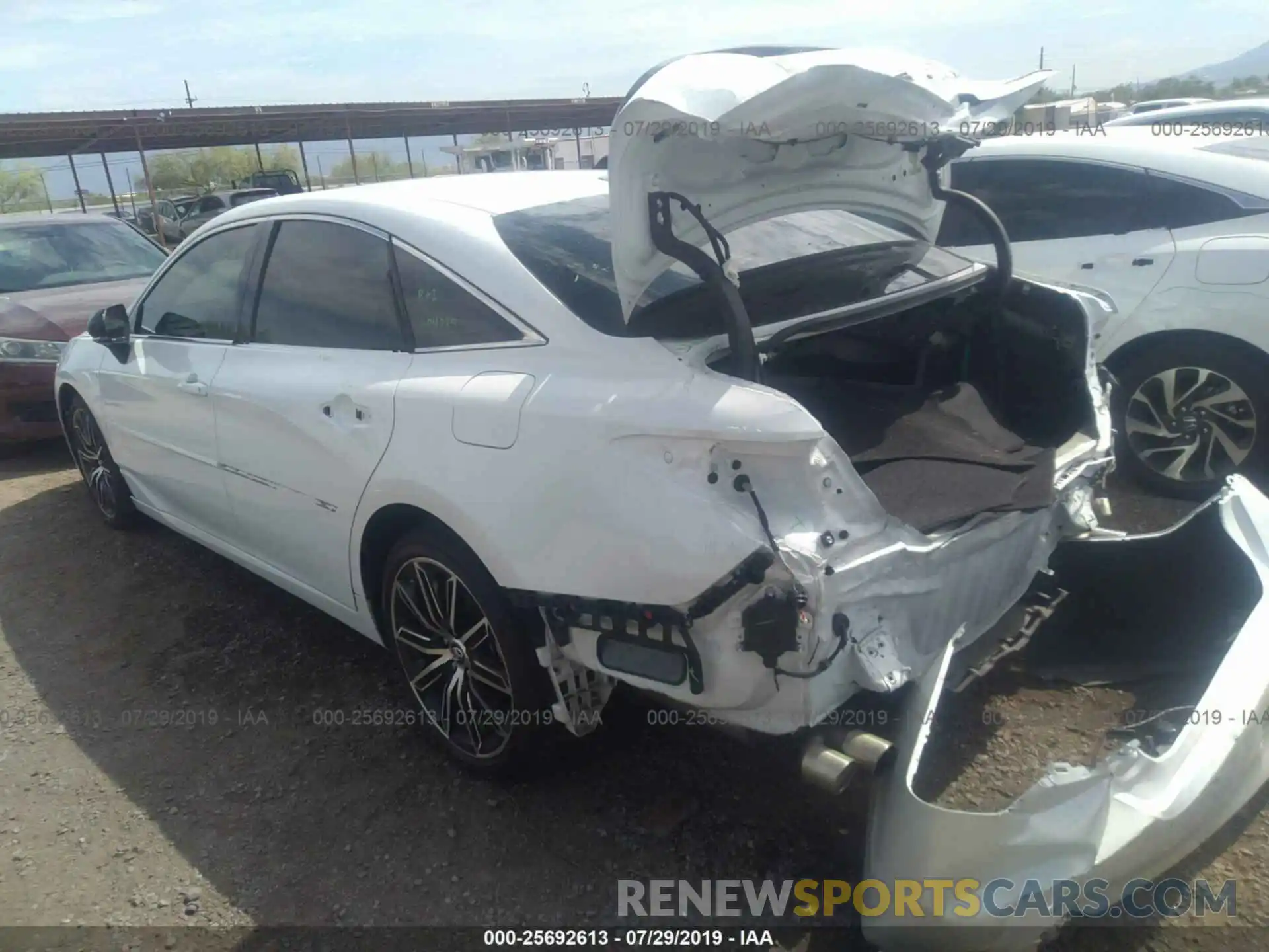 6 Photograph of a damaged car 4T1BZ1FB5KU009796 TOYOTA AVALON 2019