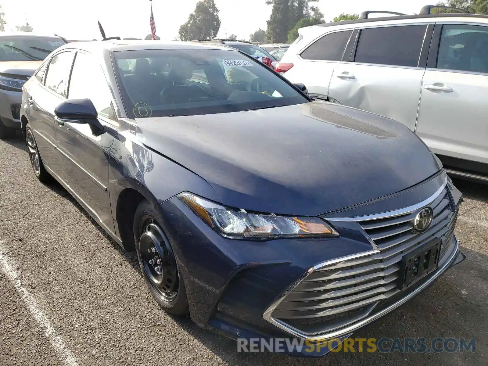 1 Photograph of a damaged car 4T1BZ1FB5KU010513 TOYOTA AVALON 2019