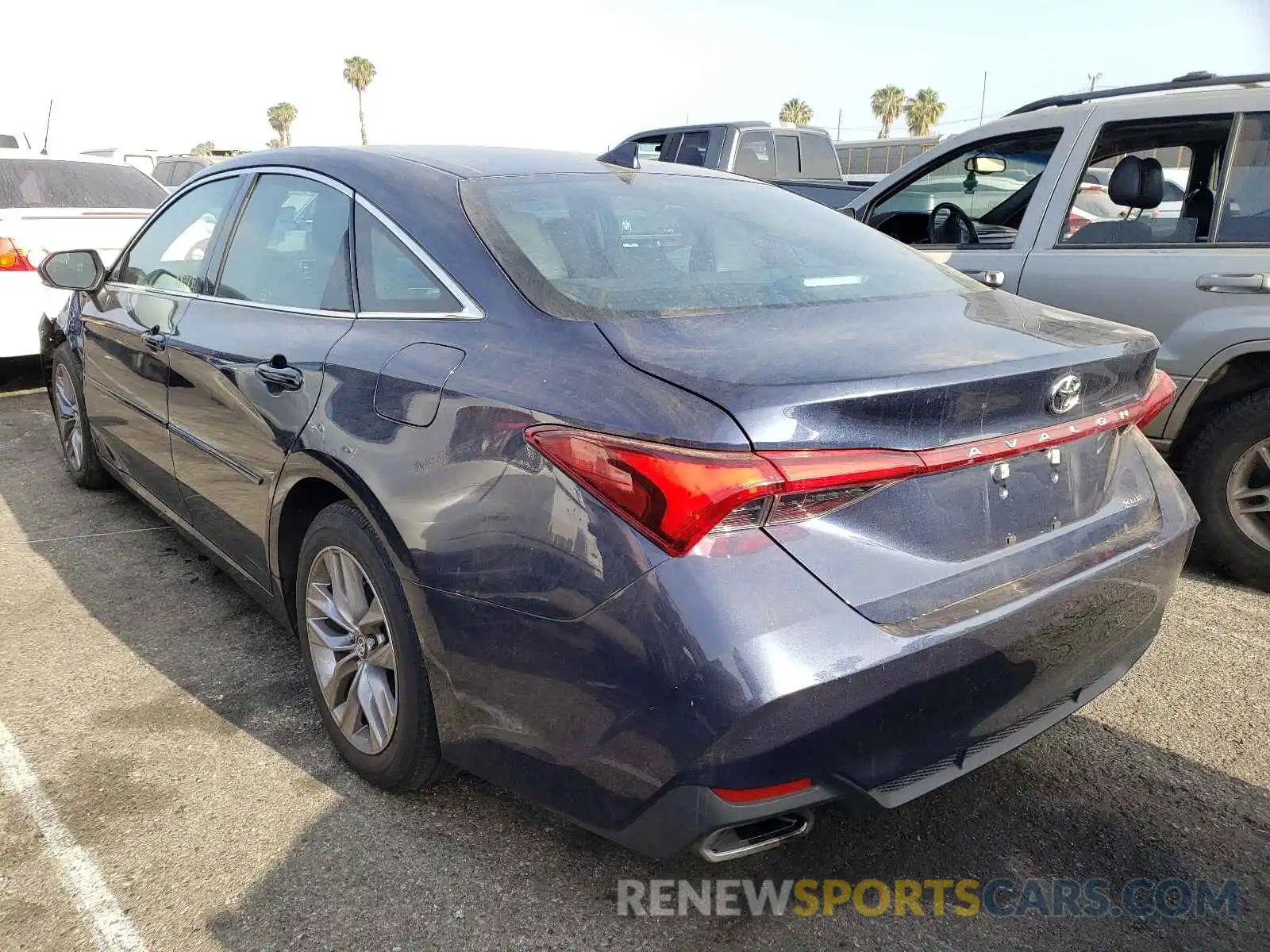 3 Photograph of a damaged car 4T1BZ1FB5KU010513 TOYOTA AVALON 2019