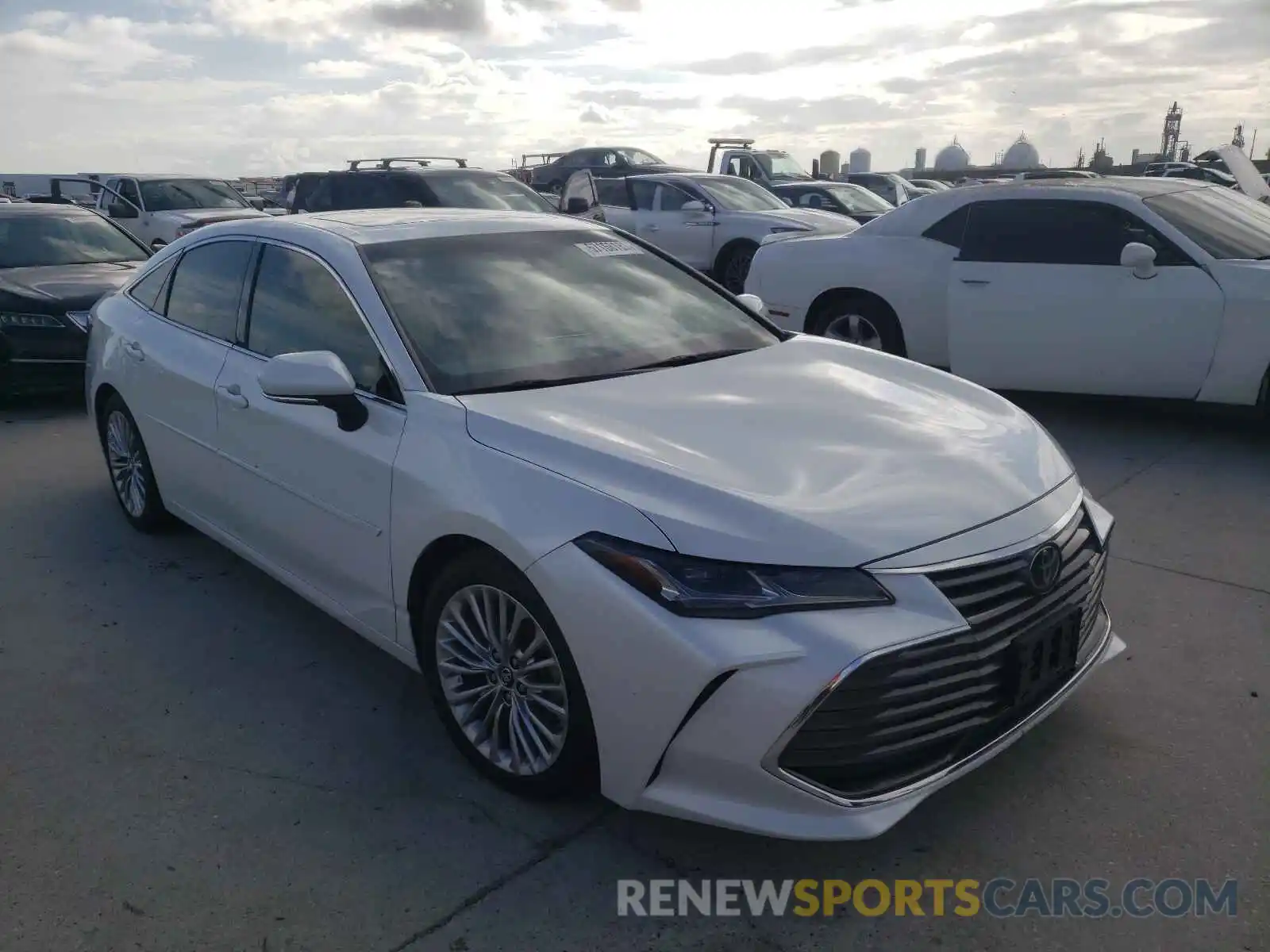 1 Photograph of a damaged car 4T1BZ1FB5KU010771 TOYOTA AVALON 2019