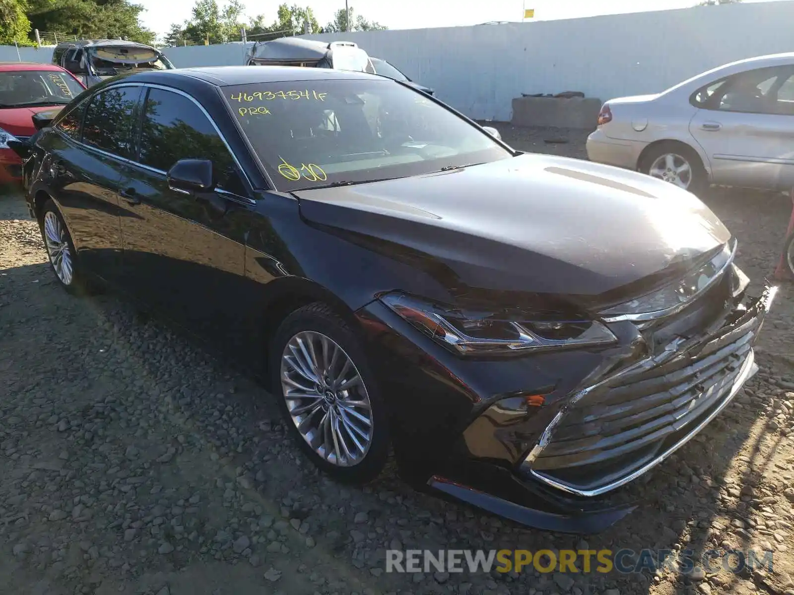 1 Photograph of a damaged car 4T1BZ1FB5KU011032 TOYOTA AVALON 2019