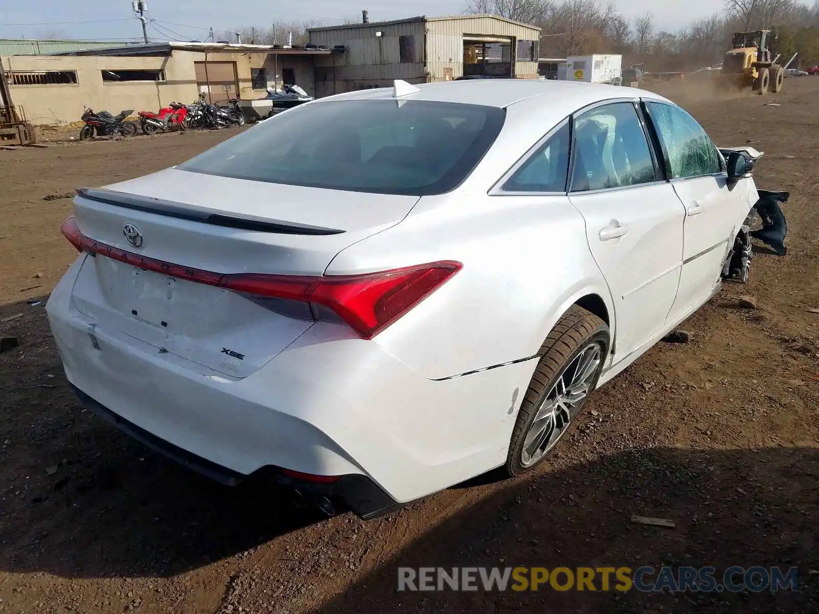 4 Photograph of a damaged car 4T1BZ1FB5KU012360 TOYOTA AVALON 2019