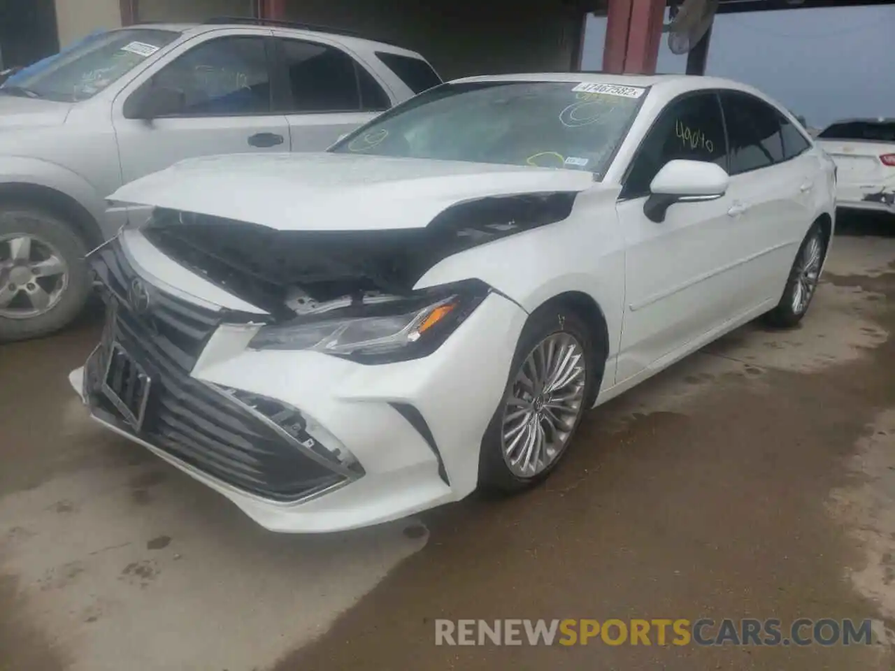 2 Photograph of a damaged car 4T1BZ1FB5KU014884 TOYOTA AVALON 2019