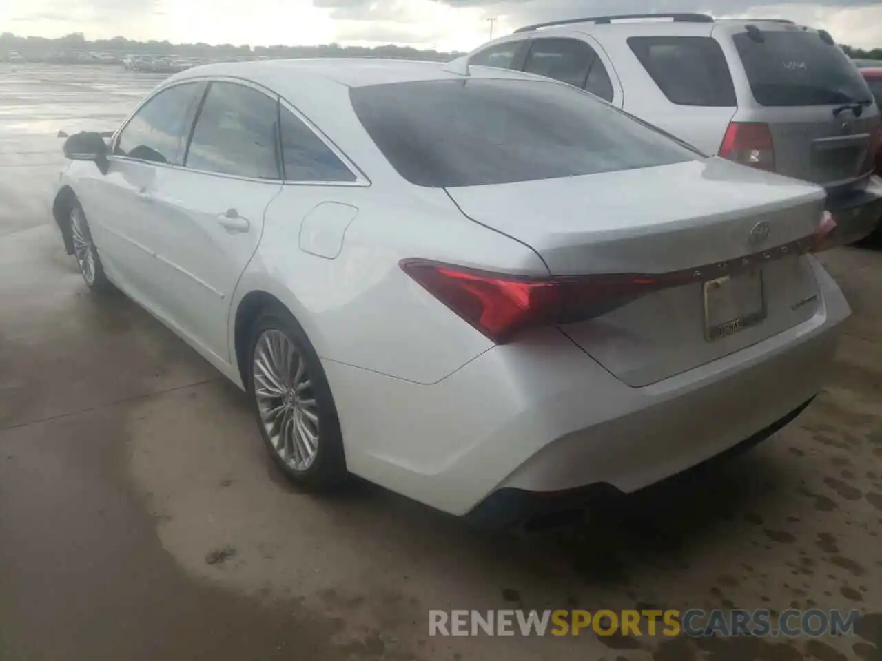 3 Photograph of a damaged car 4T1BZ1FB5KU014884 TOYOTA AVALON 2019