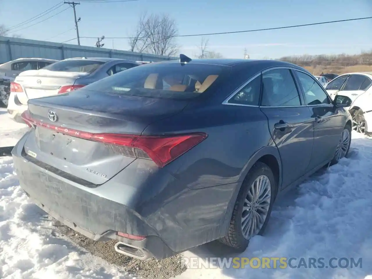 4 Photograph of a damaged car 4T1BZ1FB5KU016828 TOYOTA AVALON 2019