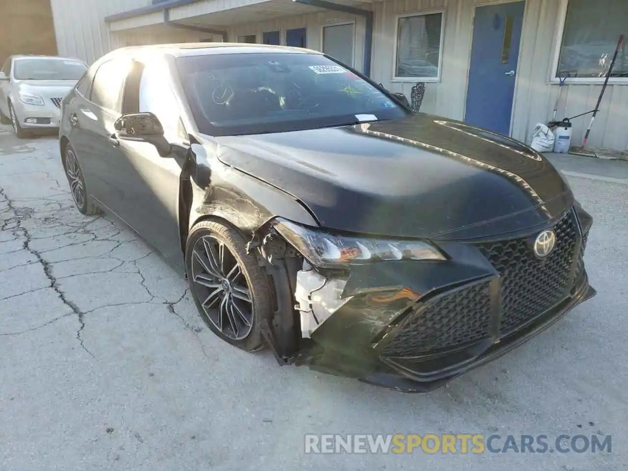 1 Photograph of a damaged car 4T1BZ1FB5KU017154 TOYOTA AVALON 2019