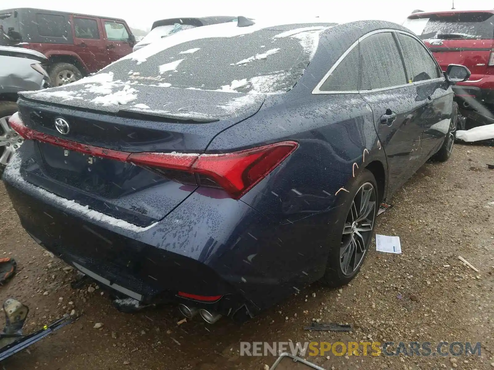 4 Photograph of a damaged car 4T1BZ1FB5KU017462 TOYOTA AVALON 2019