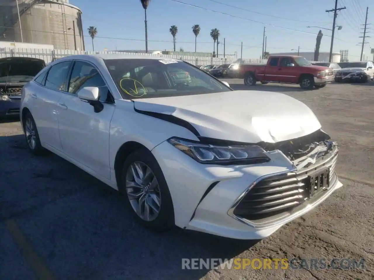 1 Photograph of a damaged car 4T1BZ1FB5KU019082 TOYOTA AVALON 2019