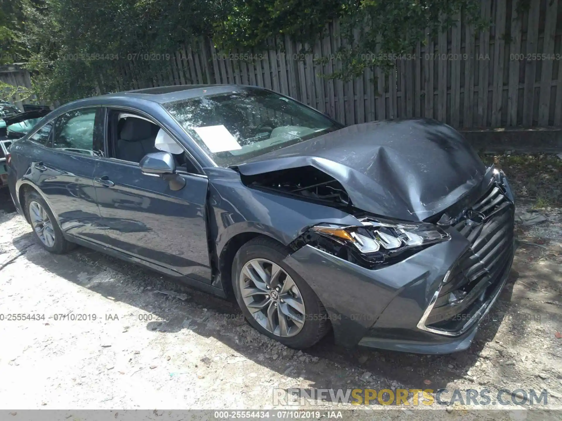 1 Photograph of a damaged car 4T1BZ1FB5KU020751 TOYOTA AVALON 2019