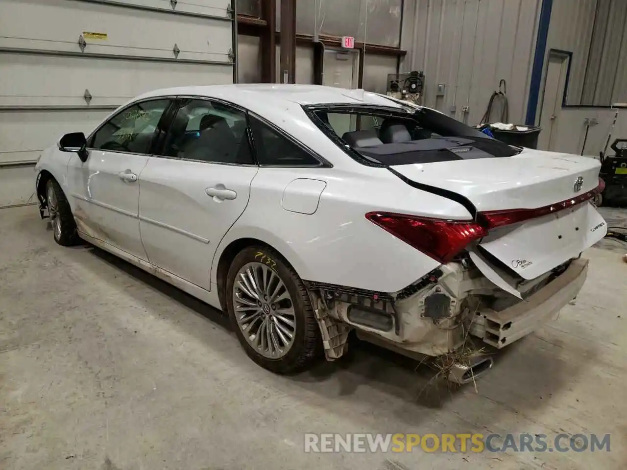 3 Photograph of a damaged car 4T1BZ1FB5KU021429 TOYOTA AVALON 2019