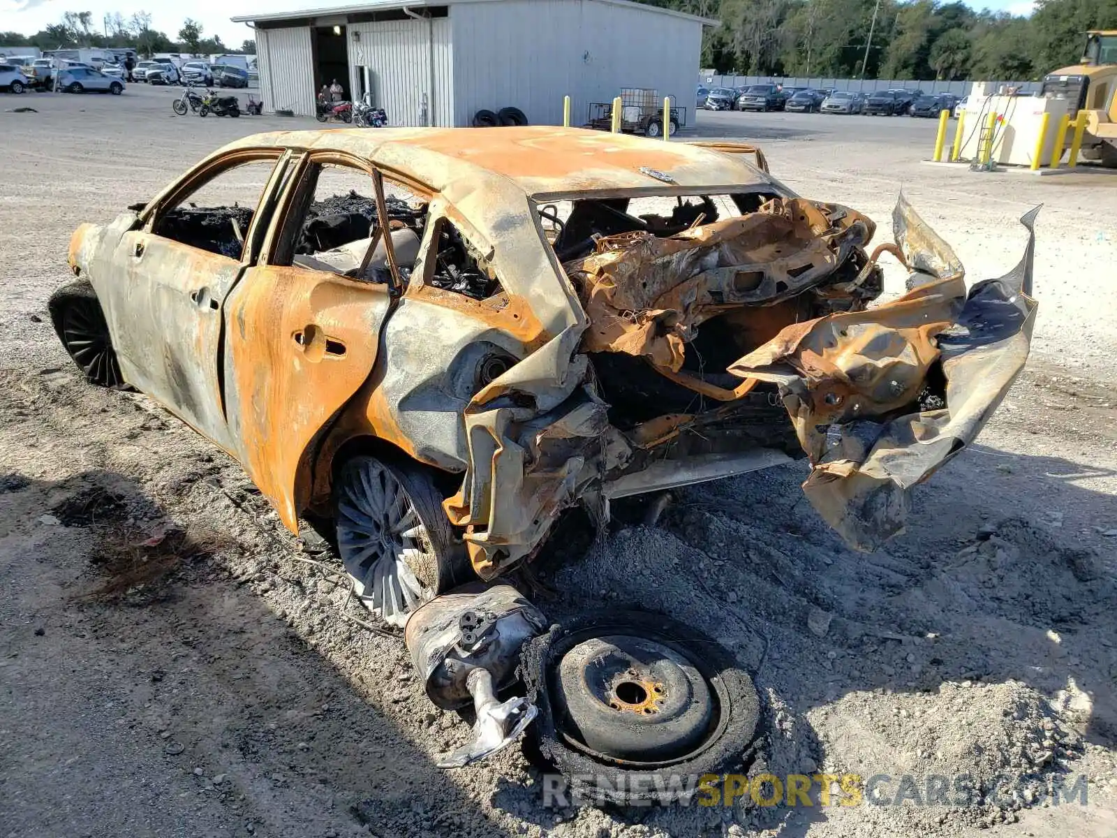 3 Photograph of a damaged car 4T1BZ1FB5KU026131 TOYOTA AVALON 2019