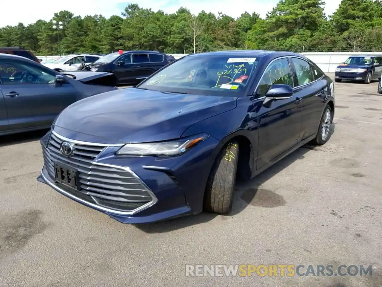 2 Photograph of a damaged car 4T1BZ1FB5KU026839 TOYOTA AVALON 2019