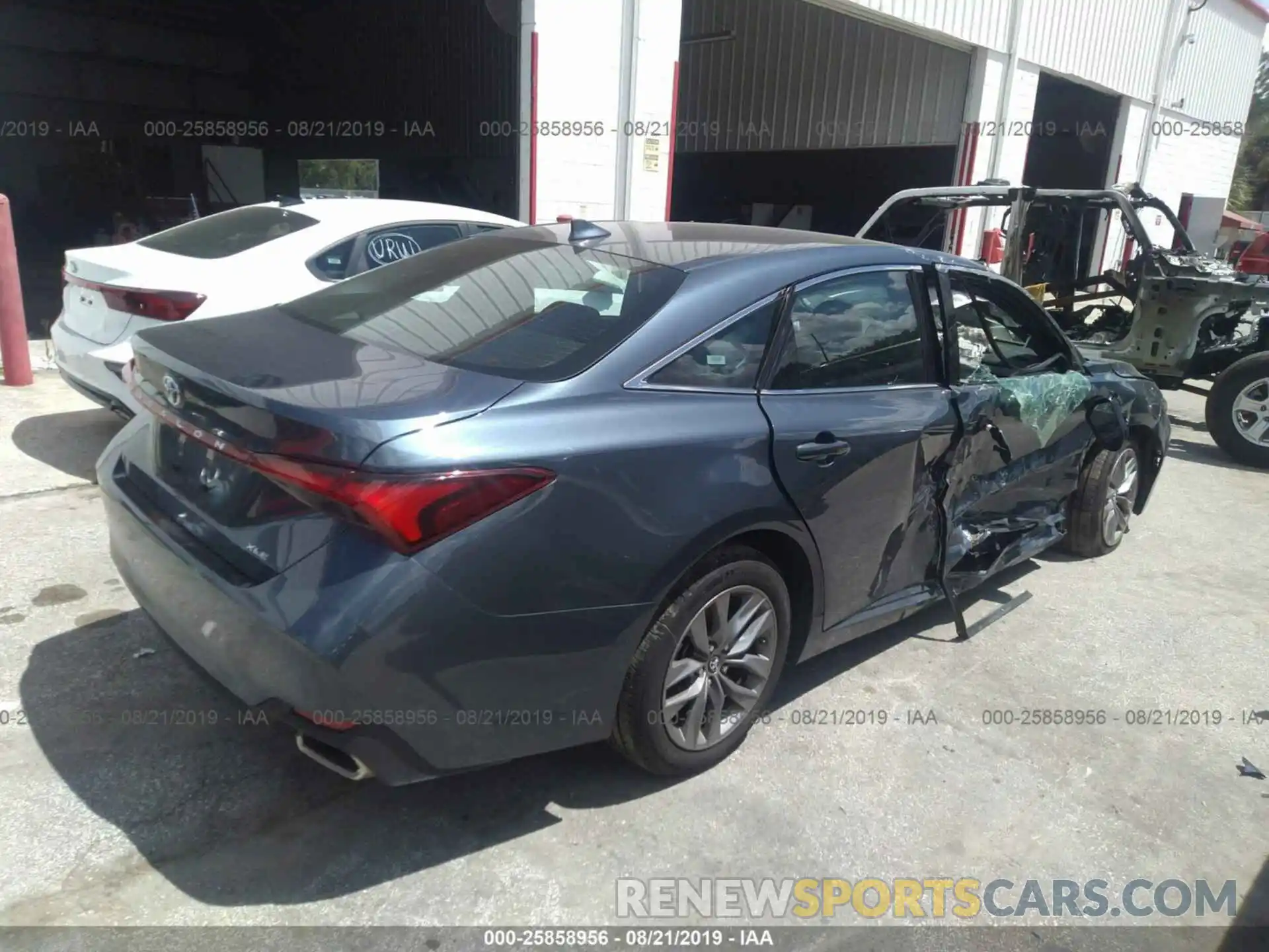 4 Photograph of a damaged car 4T1BZ1FB5KU027117 TOYOTA AVALON 2019