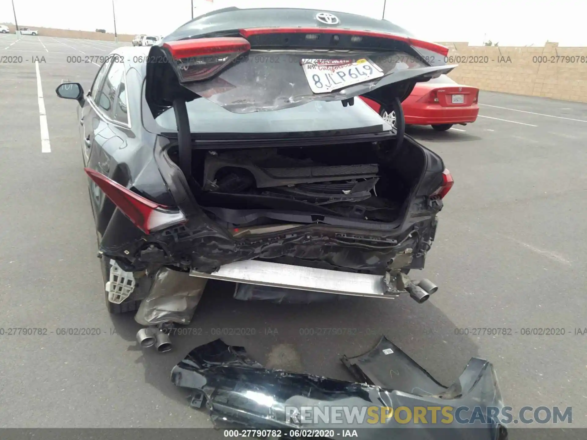 6 Photograph of a damaged car 4T1BZ1FB5KU028011 TOYOTA AVALON 2019