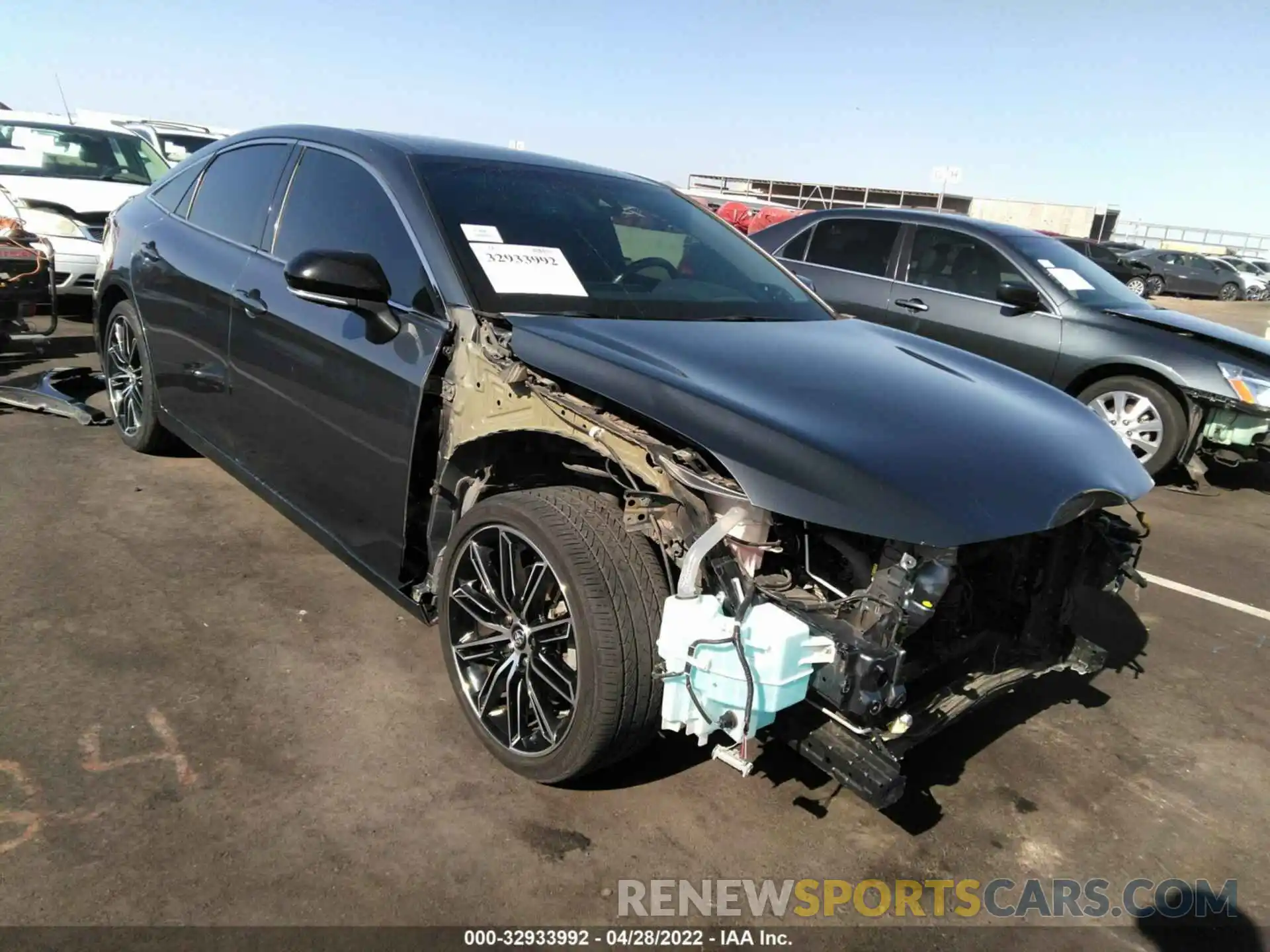 1 Photograph of a damaged car 4T1BZ1FB5KU028199 TOYOTA AVALON 2019