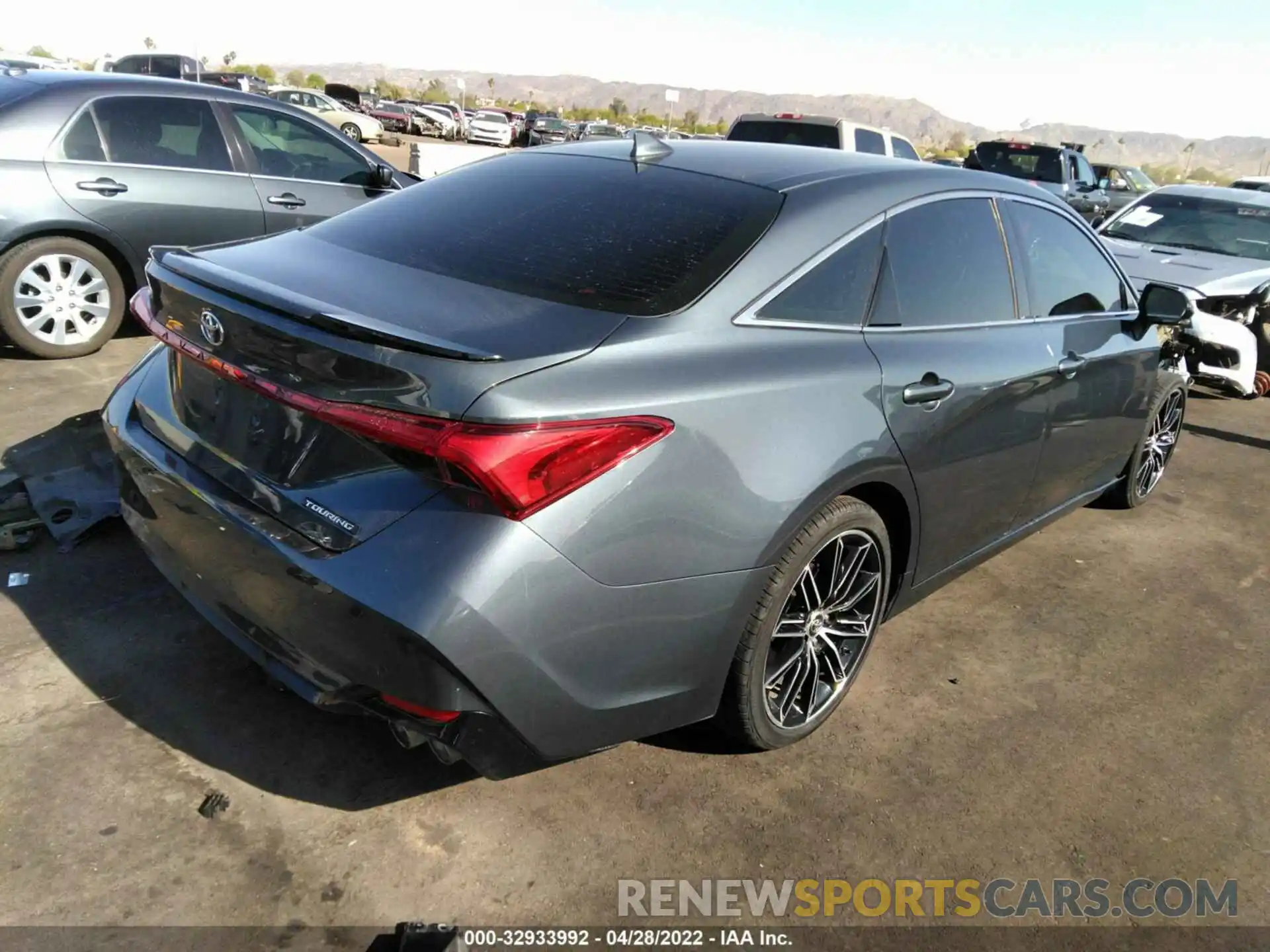 4 Photograph of a damaged car 4T1BZ1FB5KU028199 TOYOTA AVALON 2019