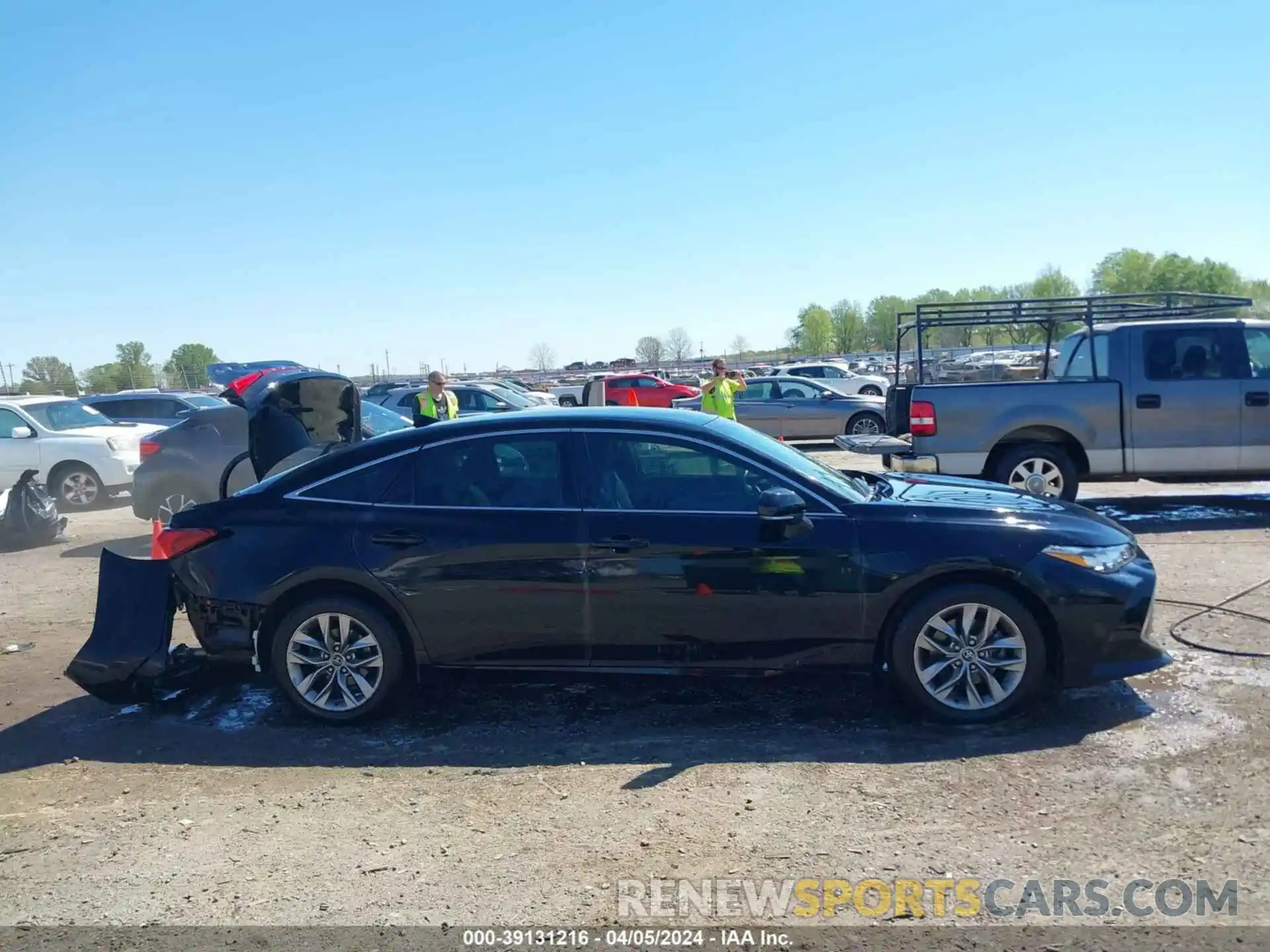 13 Photograph of a damaged car 4T1BZ1FB5KU029157 TOYOTA AVALON 2019