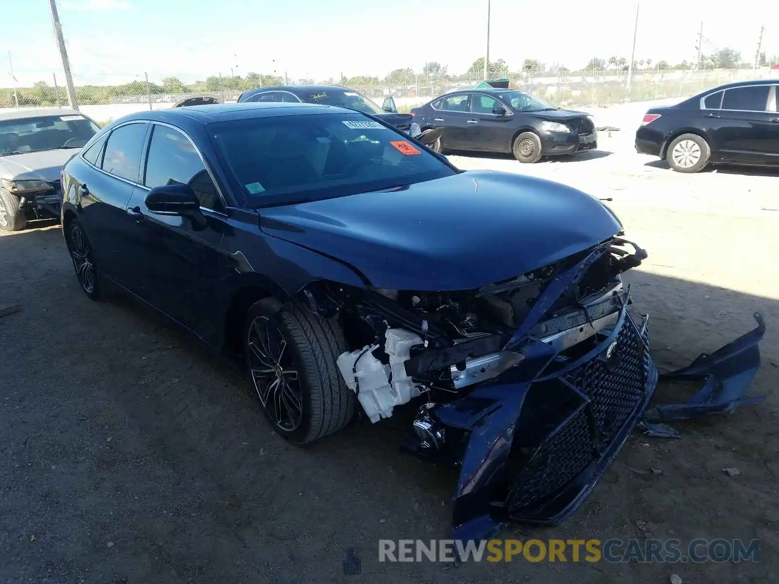 1 Photograph of a damaged car 4T1BZ1FB5KU032091 TOYOTA AVALON 2019