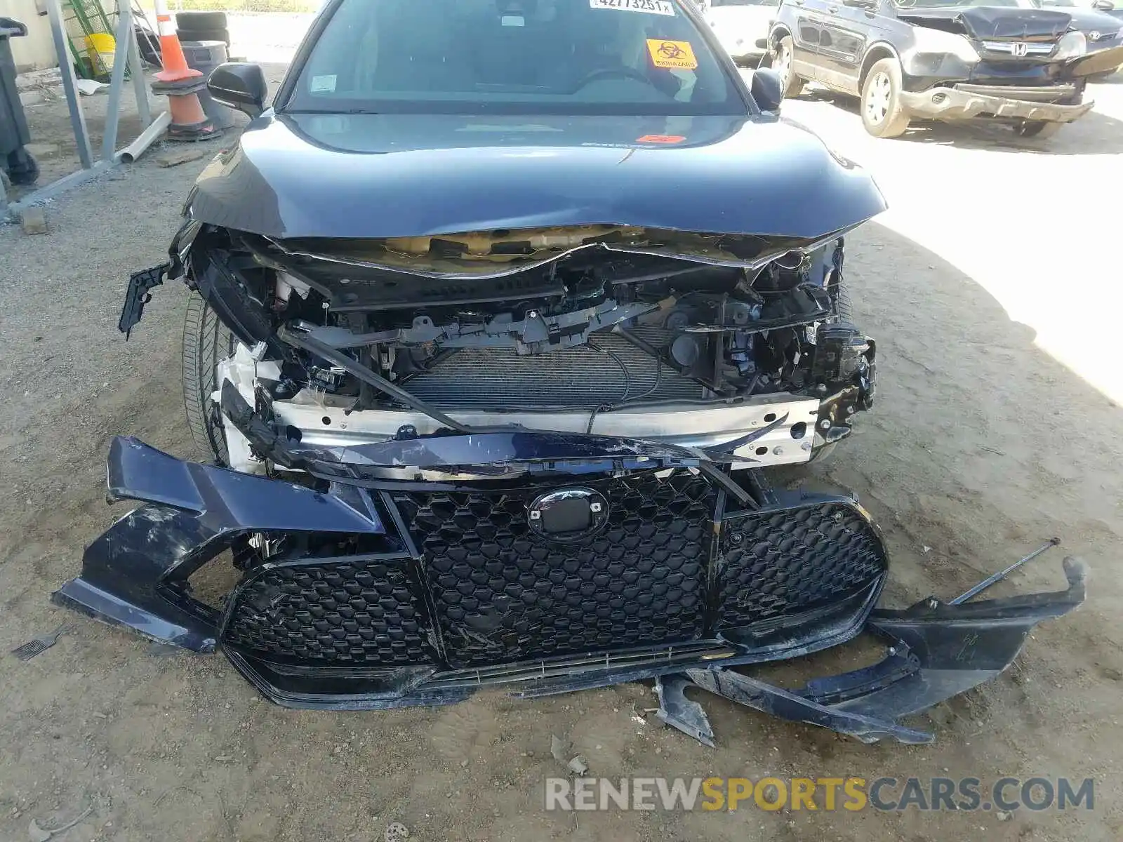 9 Photograph of a damaged car 4T1BZ1FB5KU032091 TOYOTA AVALON 2019