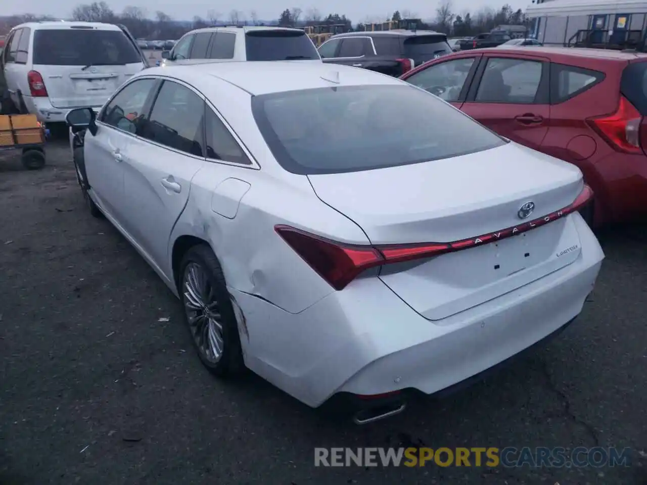 3 Photograph of a damaged car 4T1BZ1FB5KU032186 TOYOTA AVALON 2019