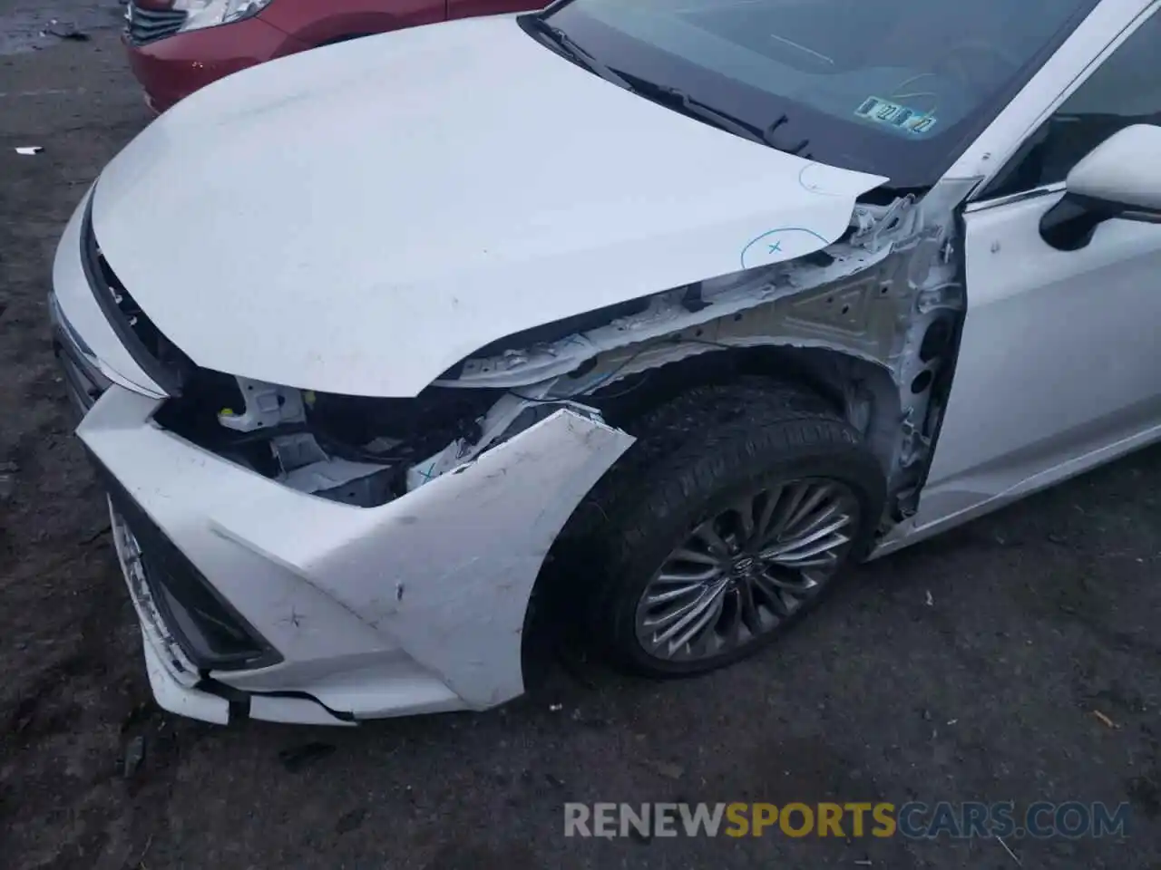 9 Photograph of a damaged car 4T1BZ1FB5KU032186 TOYOTA AVALON 2019