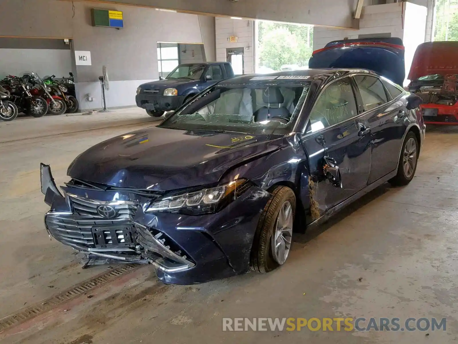 2 Photograph of a damaged car 4T1BZ1FB5KU032771 TOYOTA AVALON 2019