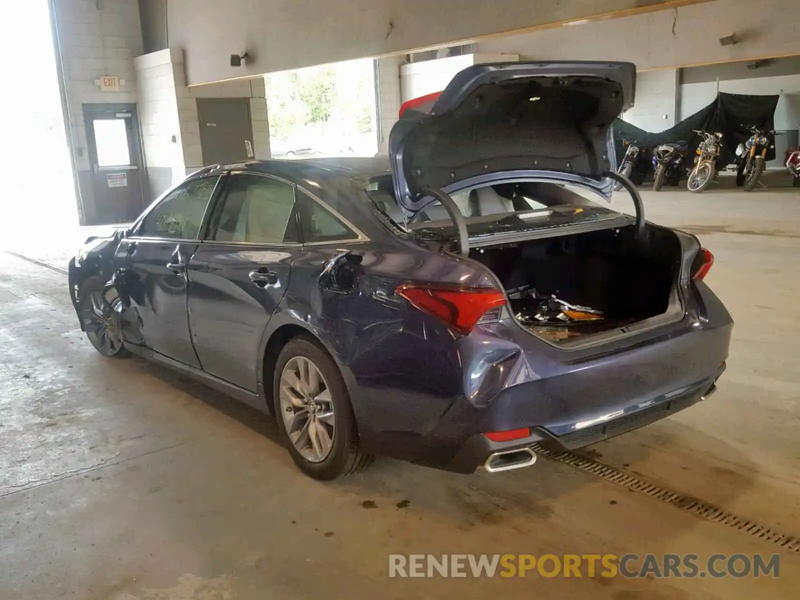 3 Photograph of a damaged car 4T1BZ1FB5KU032771 TOYOTA AVALON 2019