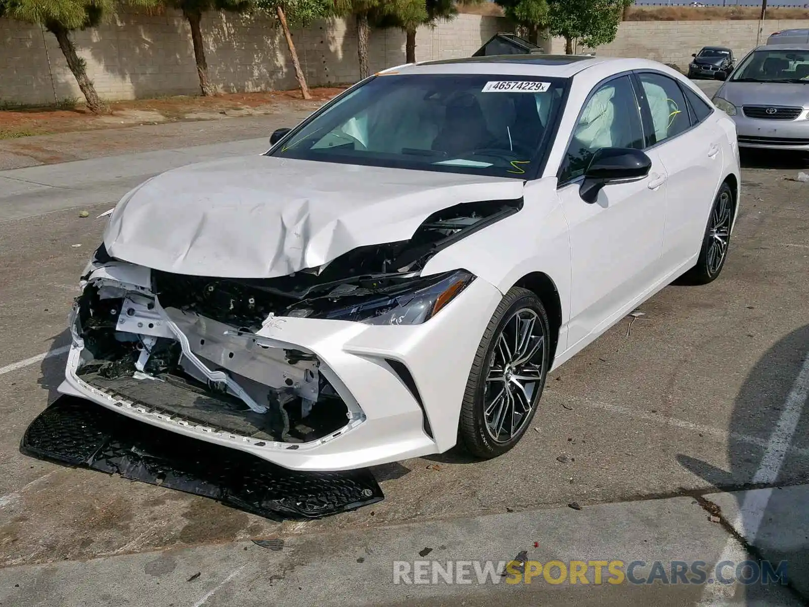 2 Photograph of a damaged car 4T1BZ1FB5KU033726 TOYOTA AVALON 2019