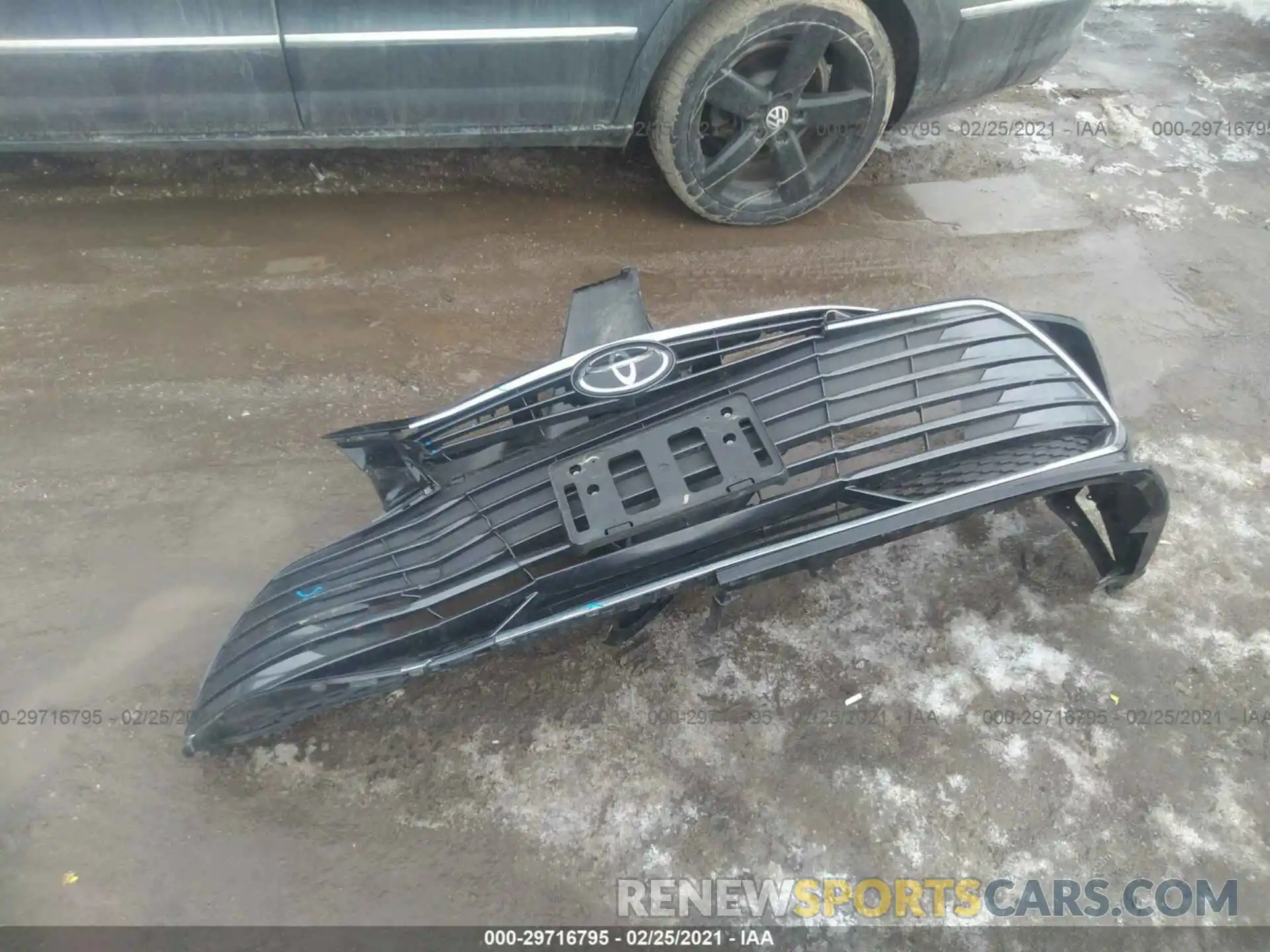 12 Photograph of a damaged car 4T1BZ1FB5KU035086 TOYOTA AVALON 2019