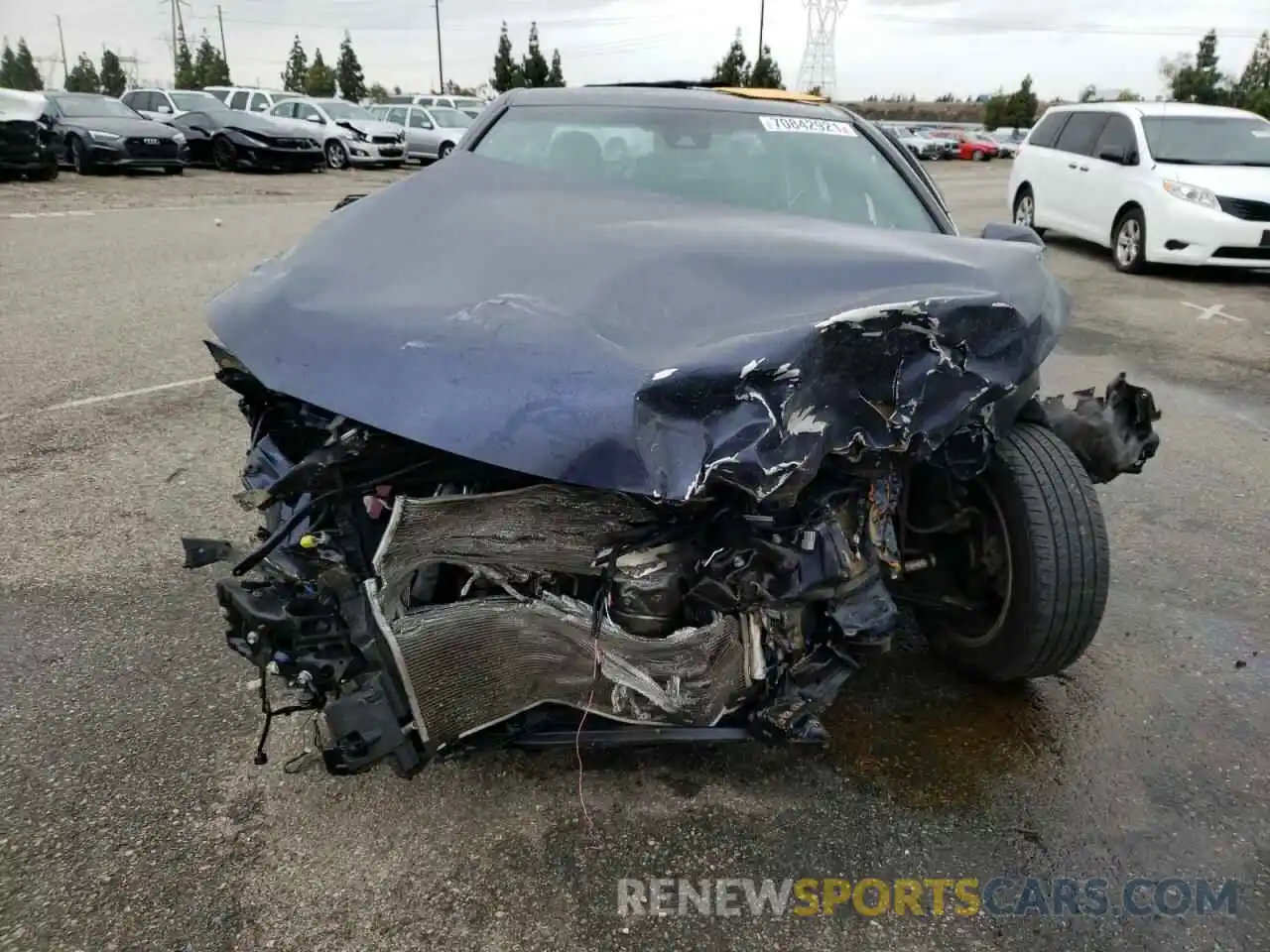 9 Photograph of a damaged car 4T1BZ1FB5KU035282 TOYOTA AVALON 2019