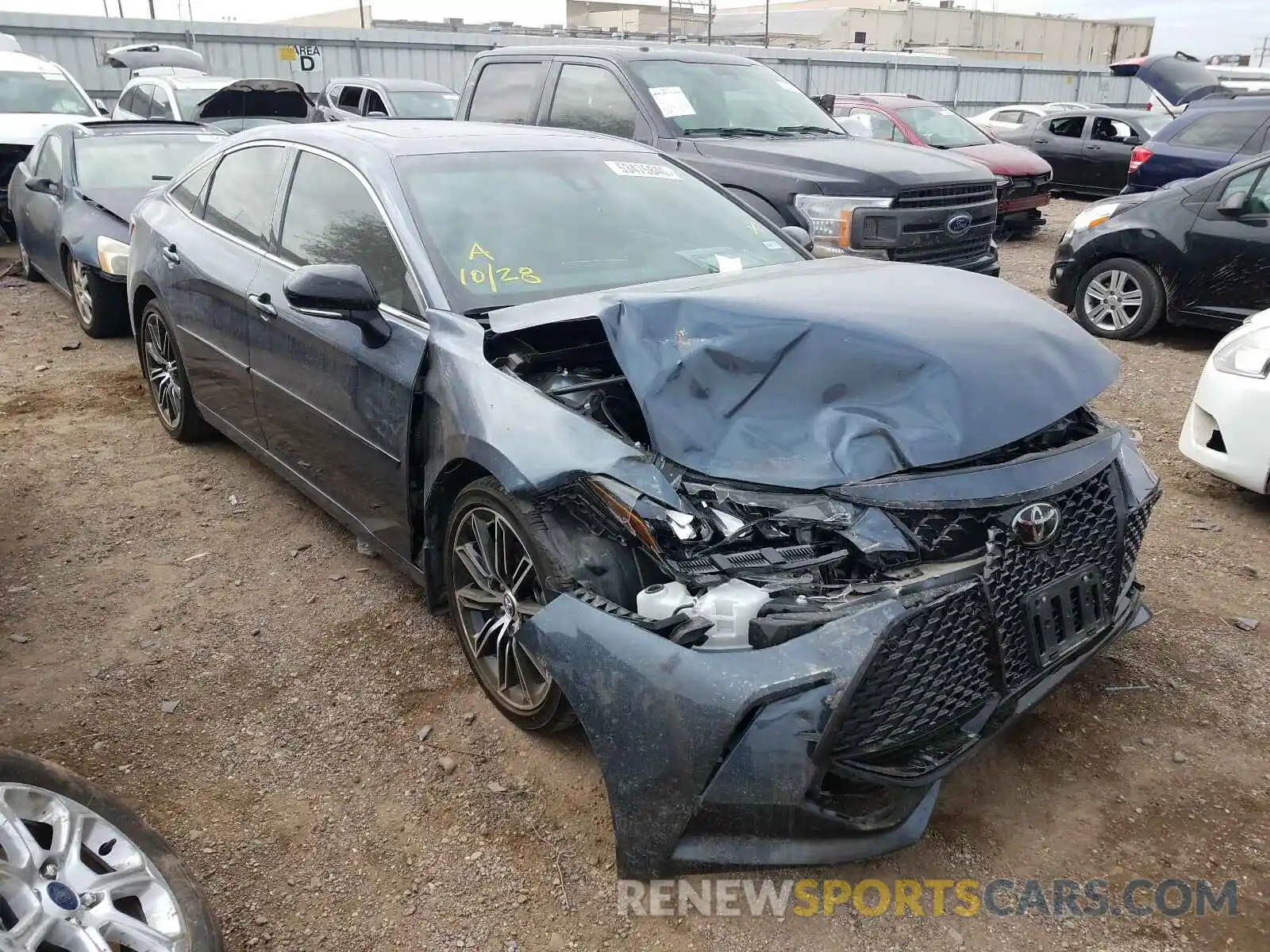 1 Photograph of a damaged car 4T1BZ1FB5KU036237 TOYOTA AVALON 2019