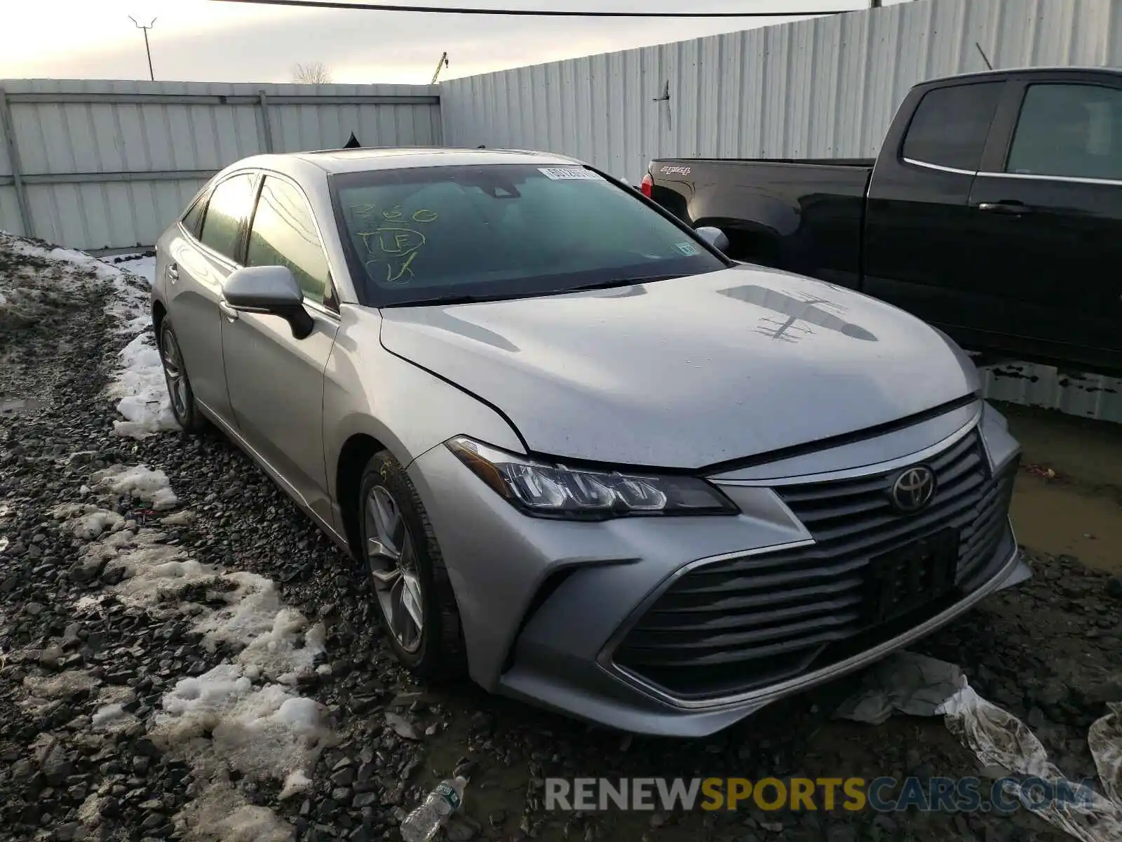 1 Photograph of a damaged car 4T1BZ1FB5KU036609 TOYOTA AVALON 2019