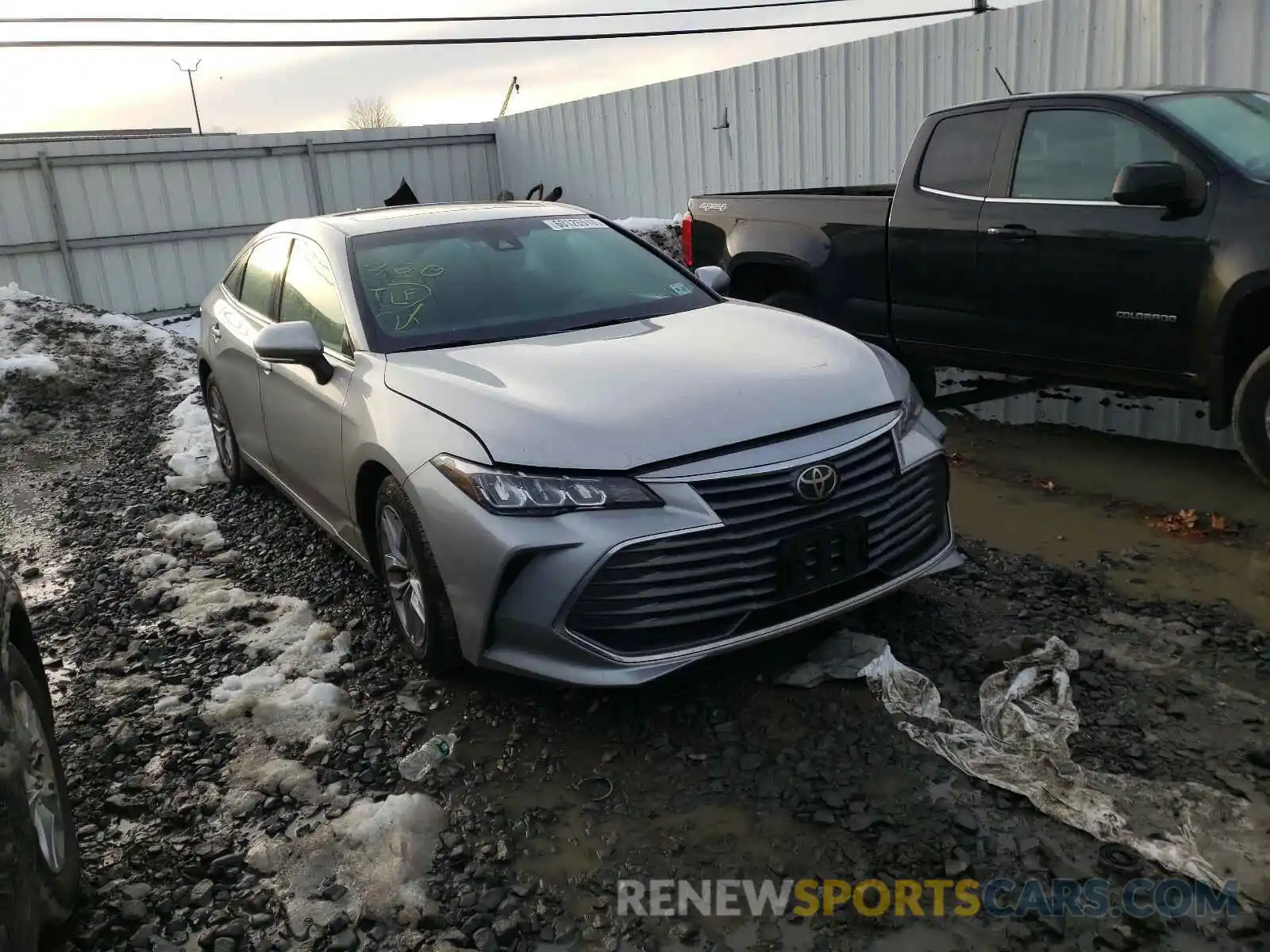 9 Photograph of a damaged car 4T1BZ1FB5KU036609 TOYOTA AVALON 2019