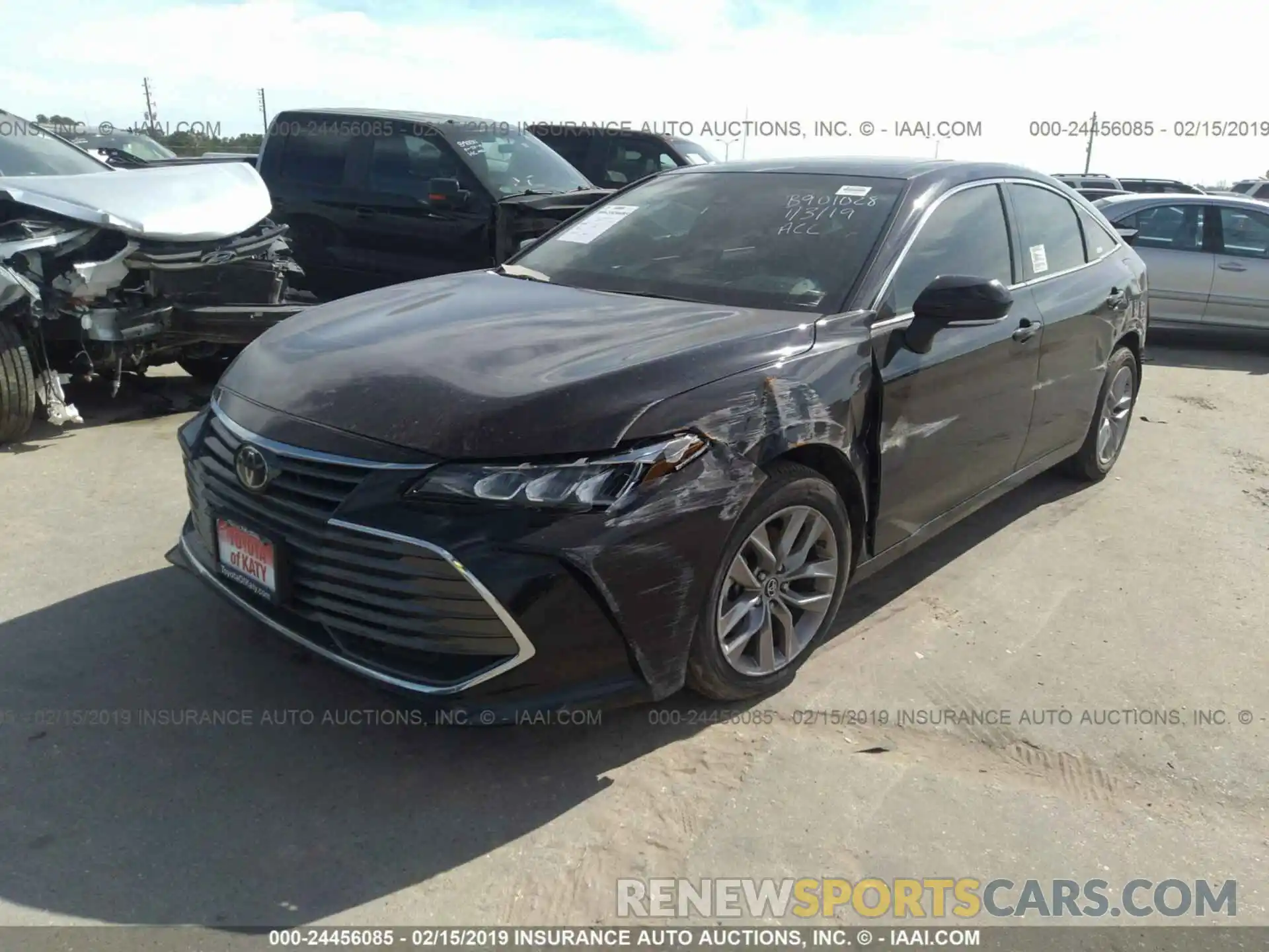 2 Photograph of a damaged car 4T1BZ1FB6KU002128 TOYOTA AVALON 2019