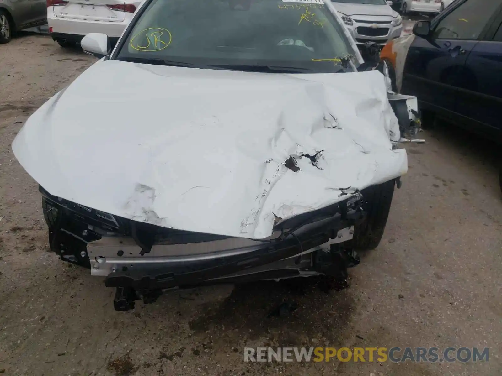 9 Photograph of a damaged car 4T1BZ1FB6KU003862 TOYOTA AVALON 2019