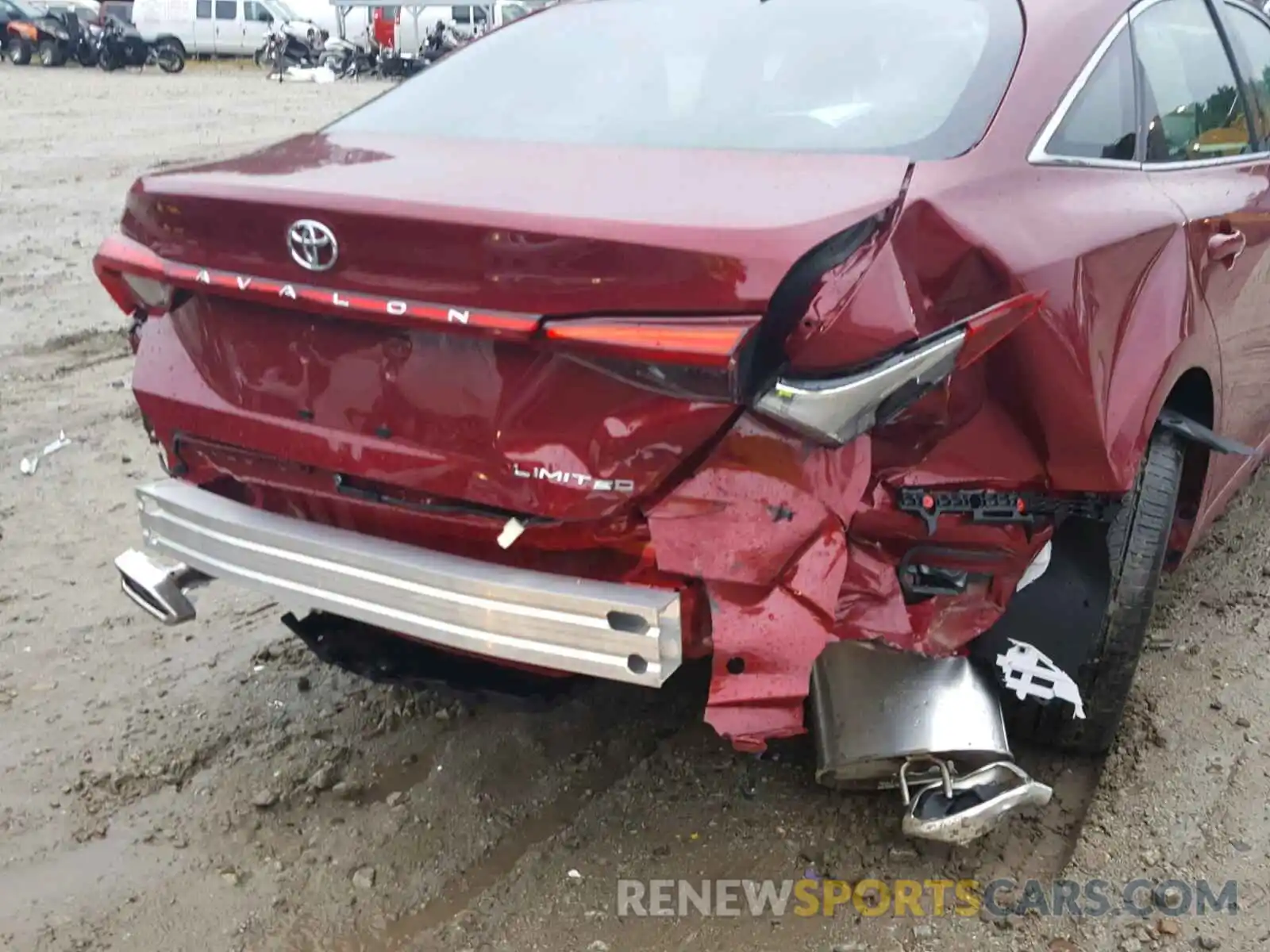 9 Photograph of a damaged car 4T1BZ1FB6KU005899 TOYOTA AVALON 2019