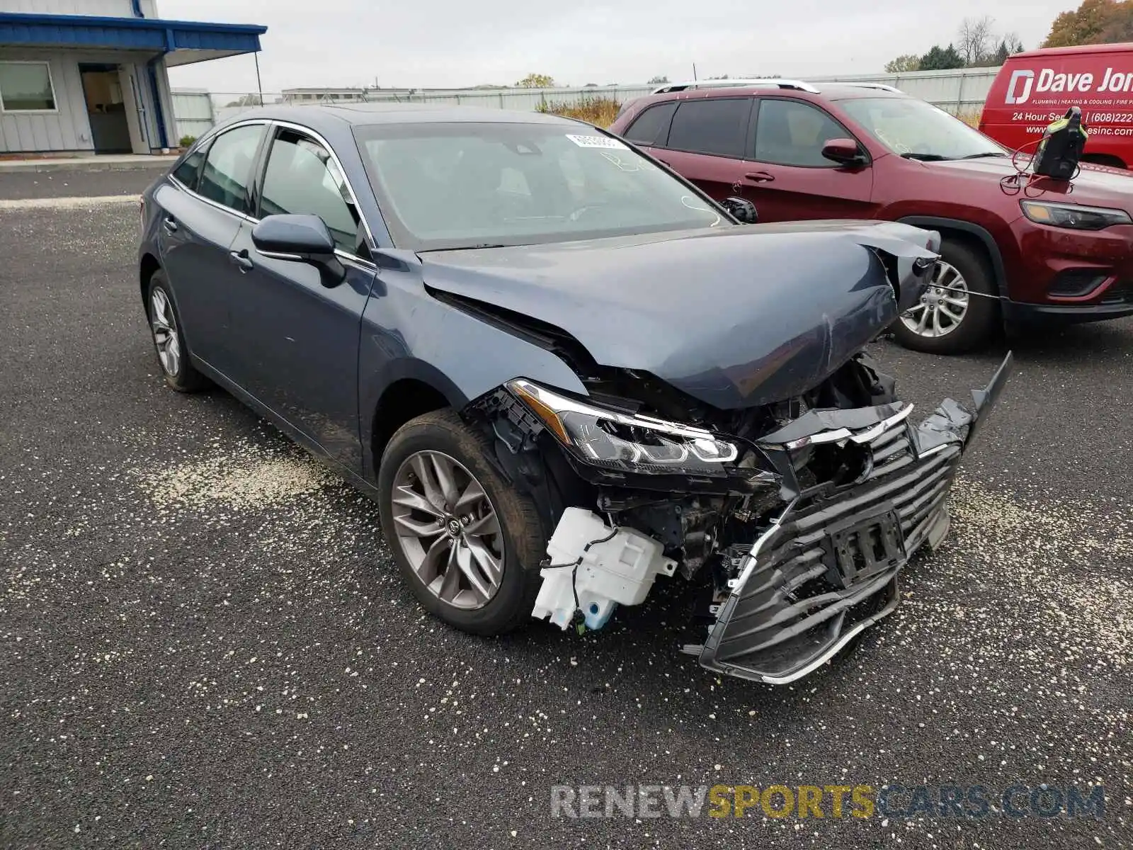 1 Photograph of a damaged car 4T1BZ1FB6KU006261 TOYOTA AVALON 2019