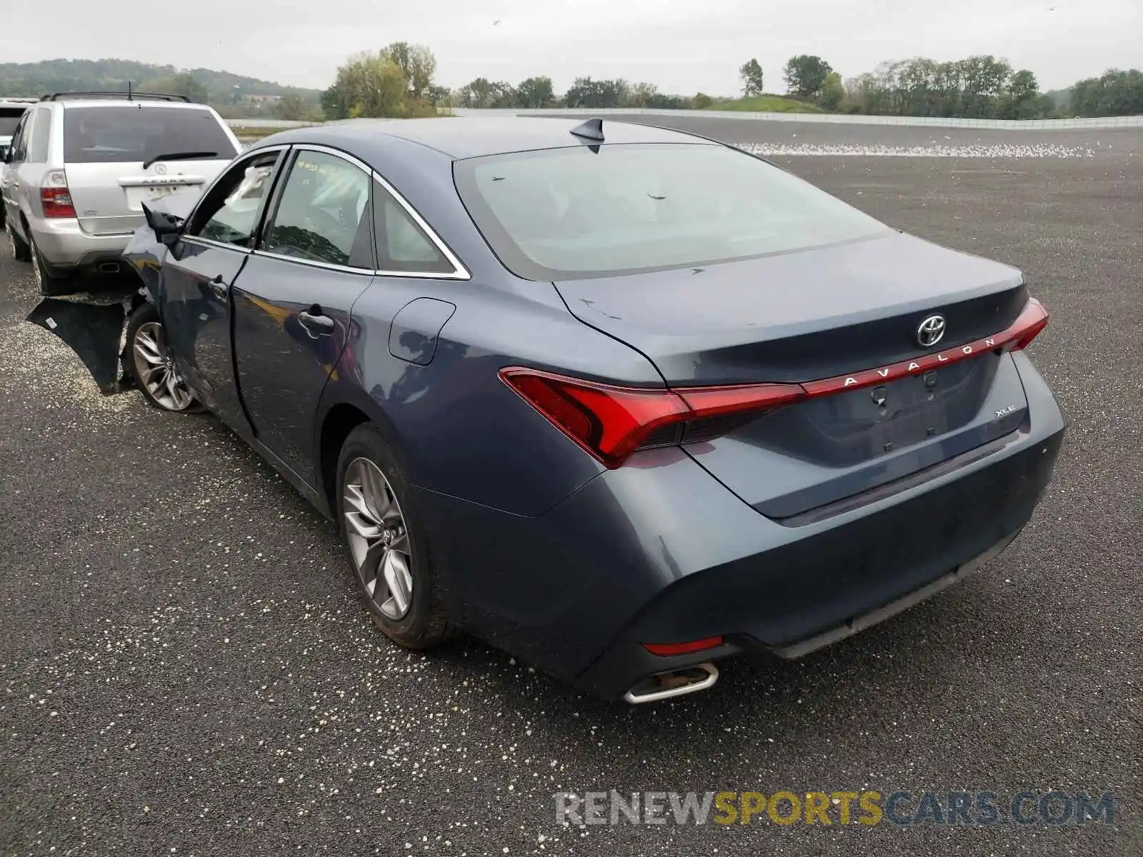 3 Photograph of a damaged car 4T1BZ1FB6KU006261 TOYOTA AVALON 2019