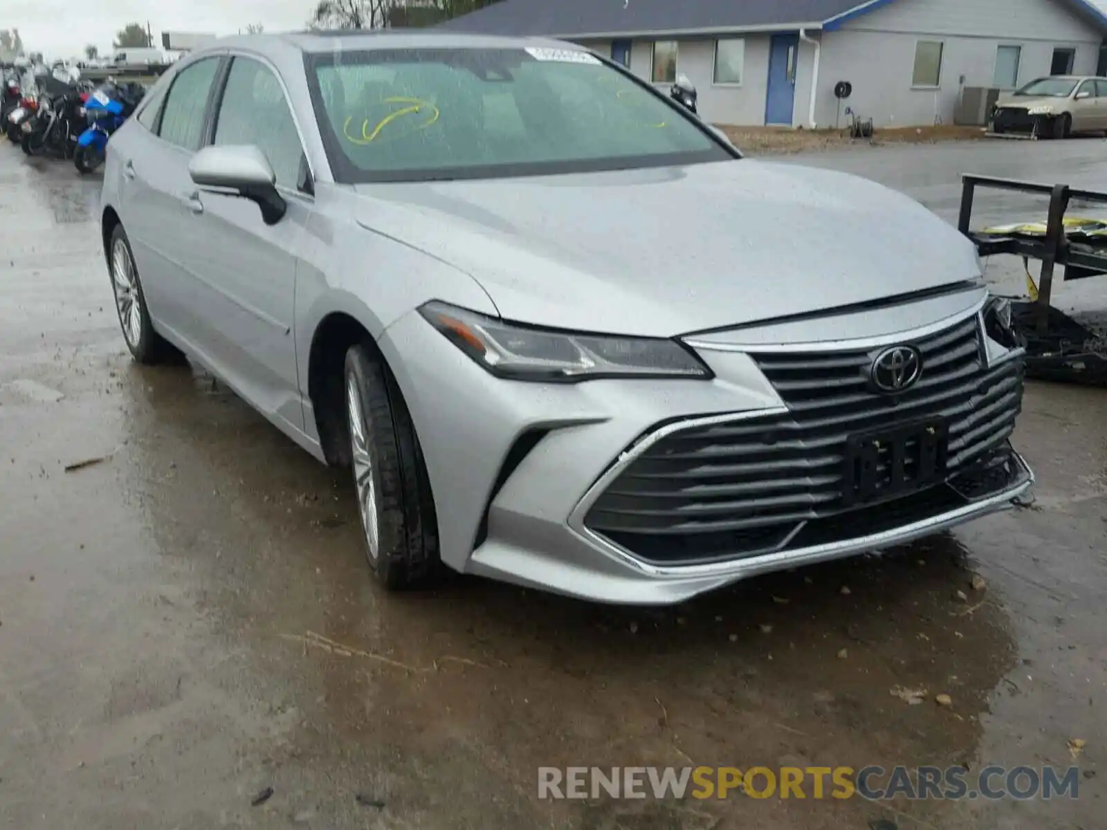 1 Photograph of a damaged car 4T1BZ1FB6KU006275 TOYOTA AVALON 2019