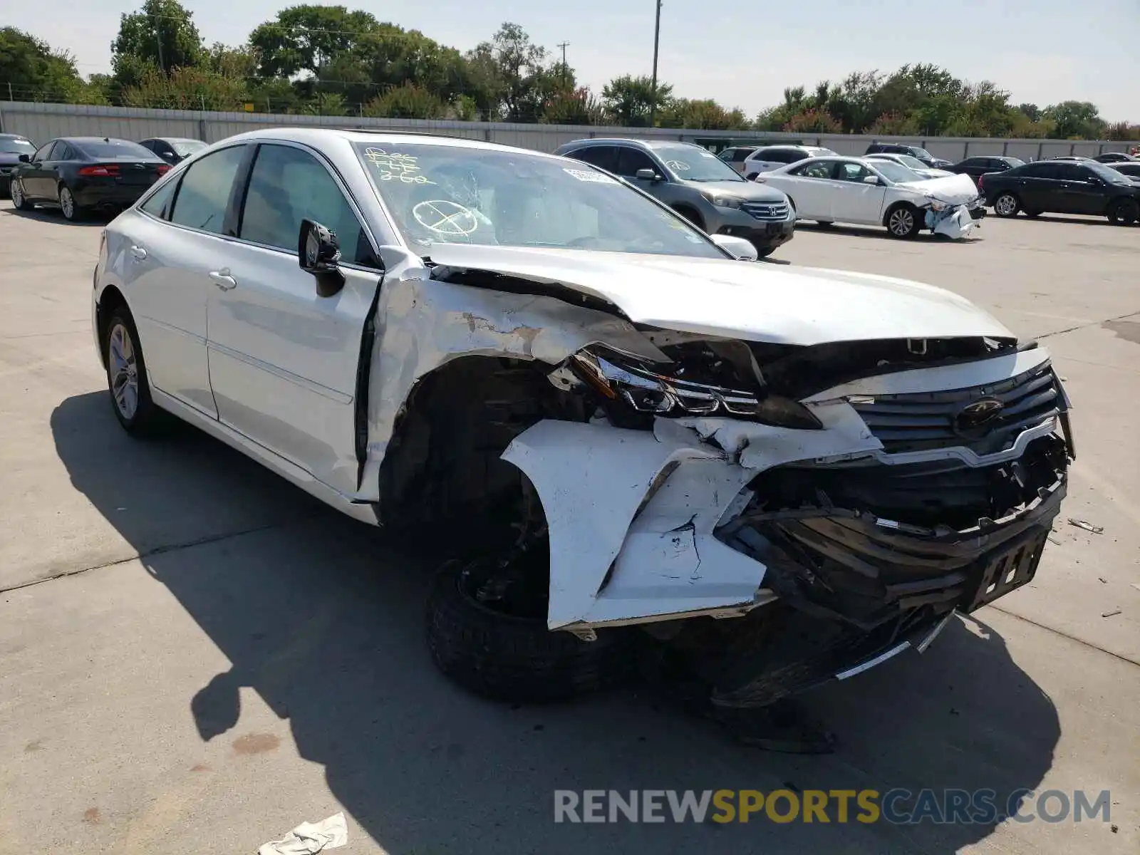 1 Photograph of a damaged car 4T1BZ1FB6KU006566 TOYOTA AVALON 2019