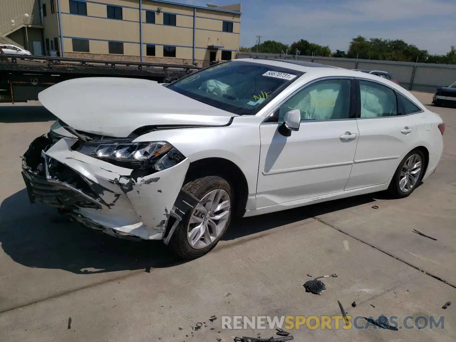 2 Photograph of a damaged car 4T1BZ1FB6KU006566 TOYOTA AVALON 2019