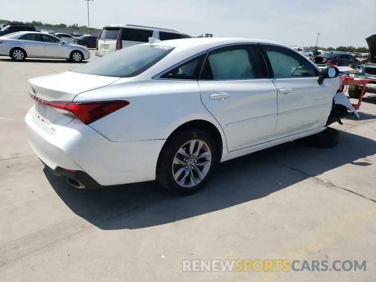 4 Photograph of a damaged car 4T1BZ1FB6KU006566 TOYOTA AVALON 2019